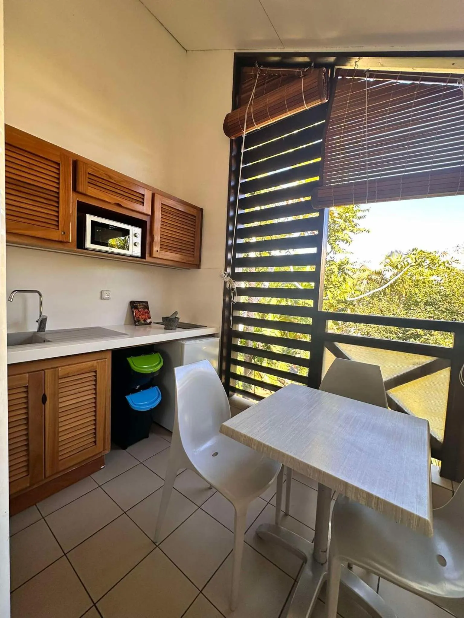 Kitchen or kitchenette in Résidence Tropic Appart Hotel