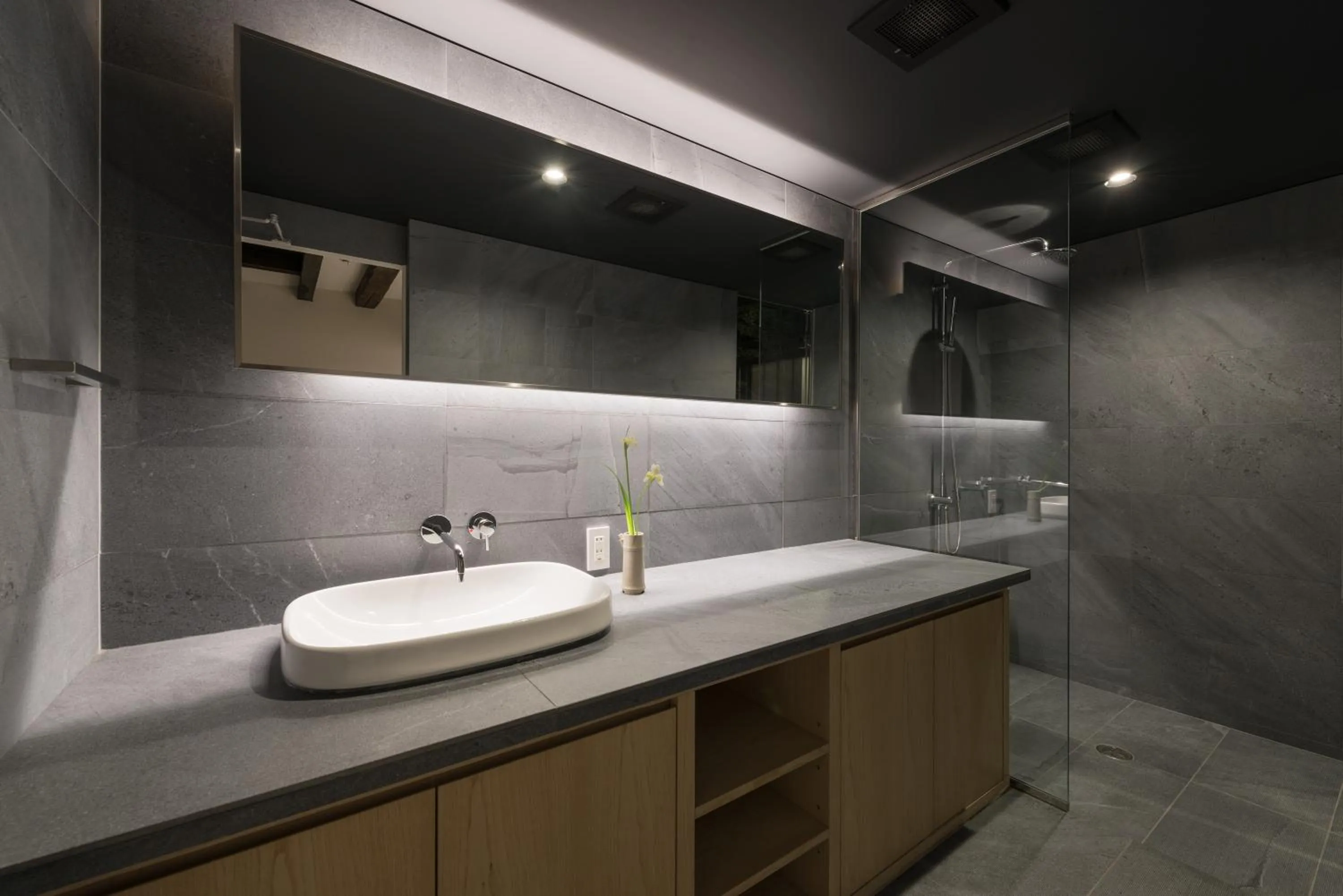 Shower in Kiraku Kyoto Honmachi