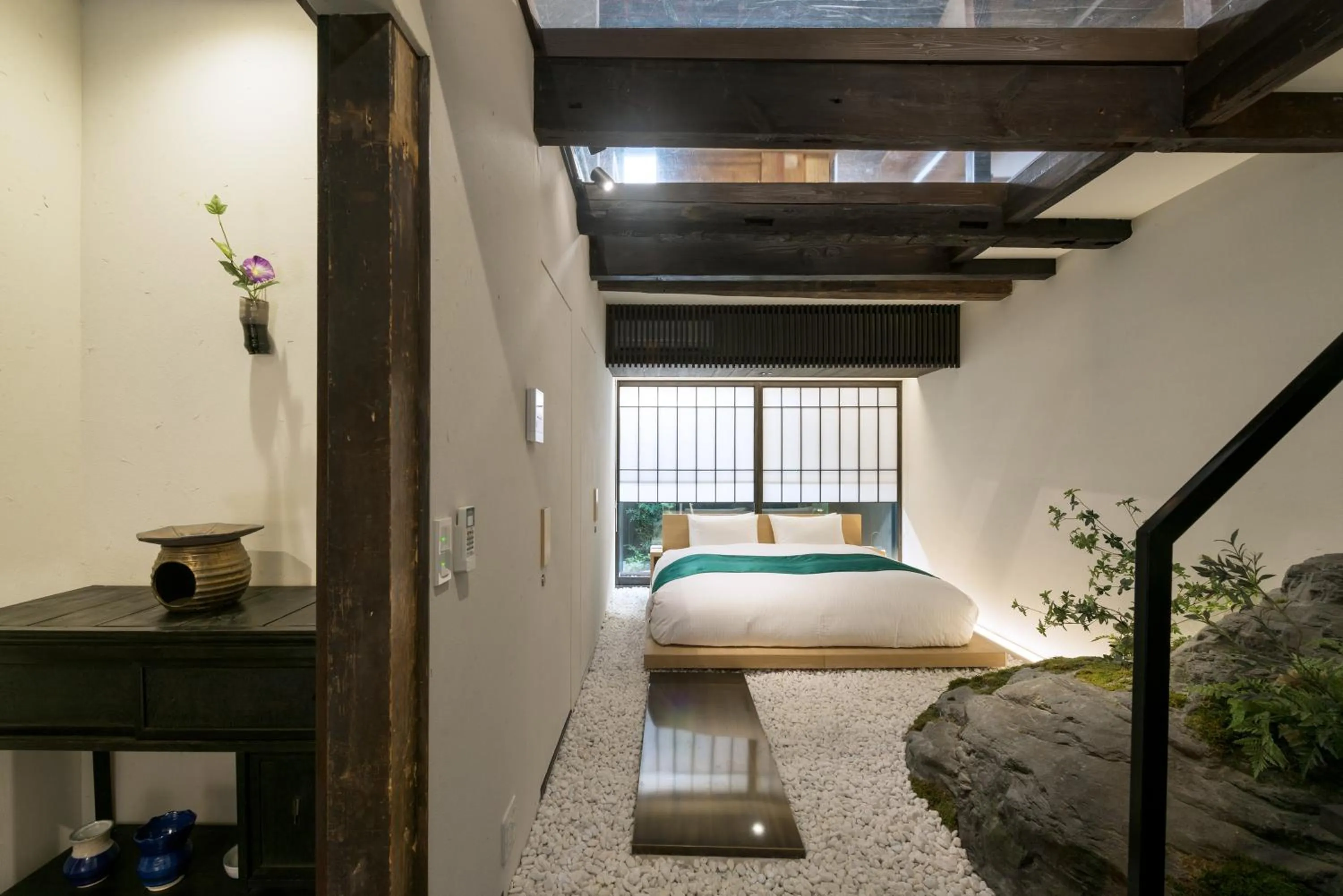 Photo of the whole room, Bed in Kiraku Kyoto Honmachi