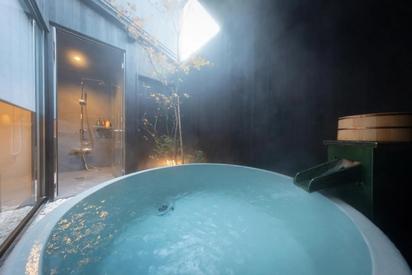 Open Air Bath in Kiraku Kyoto Honmachi