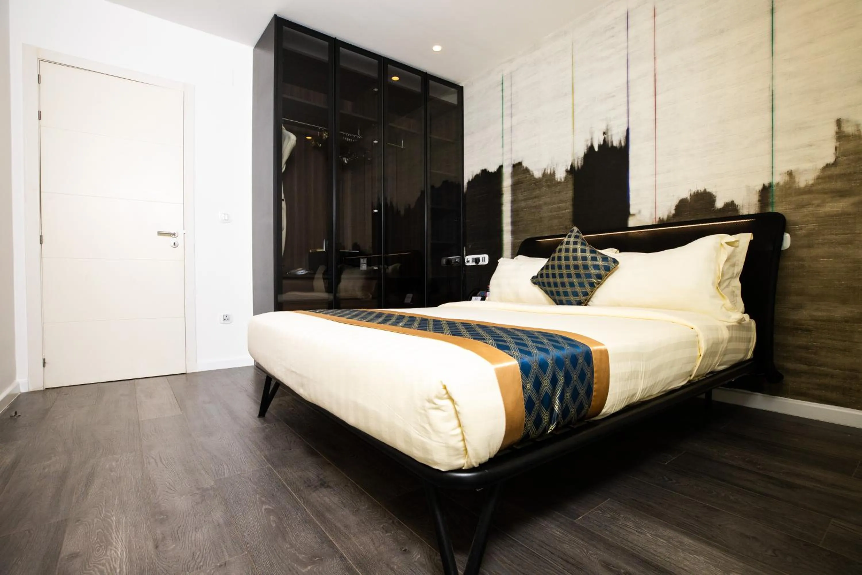 Bedroom, Bed in Kwarleyz Residence, Accra