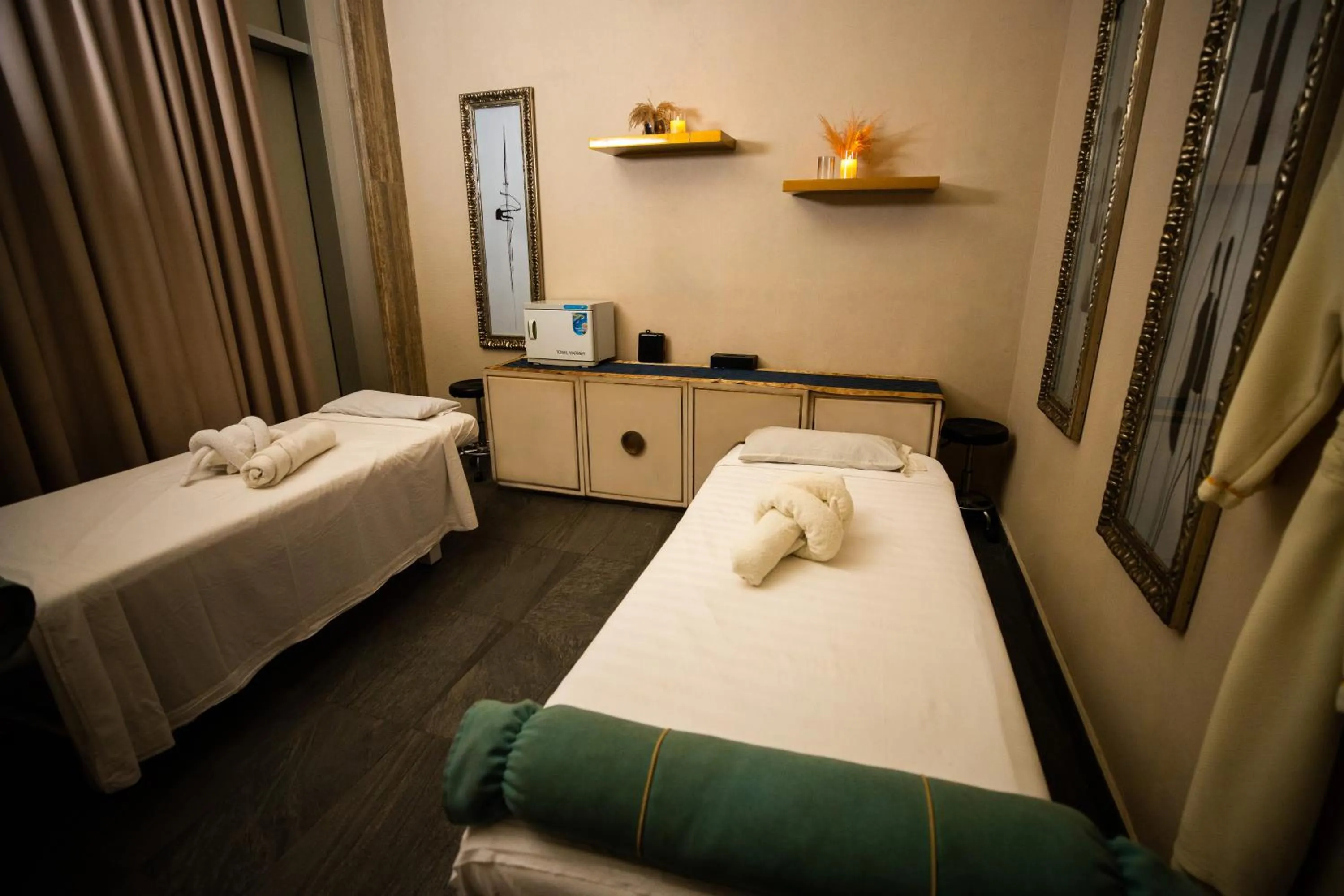 Spa and wellness centre/facilities, Bed in Kwarleyz Residence, Accra
