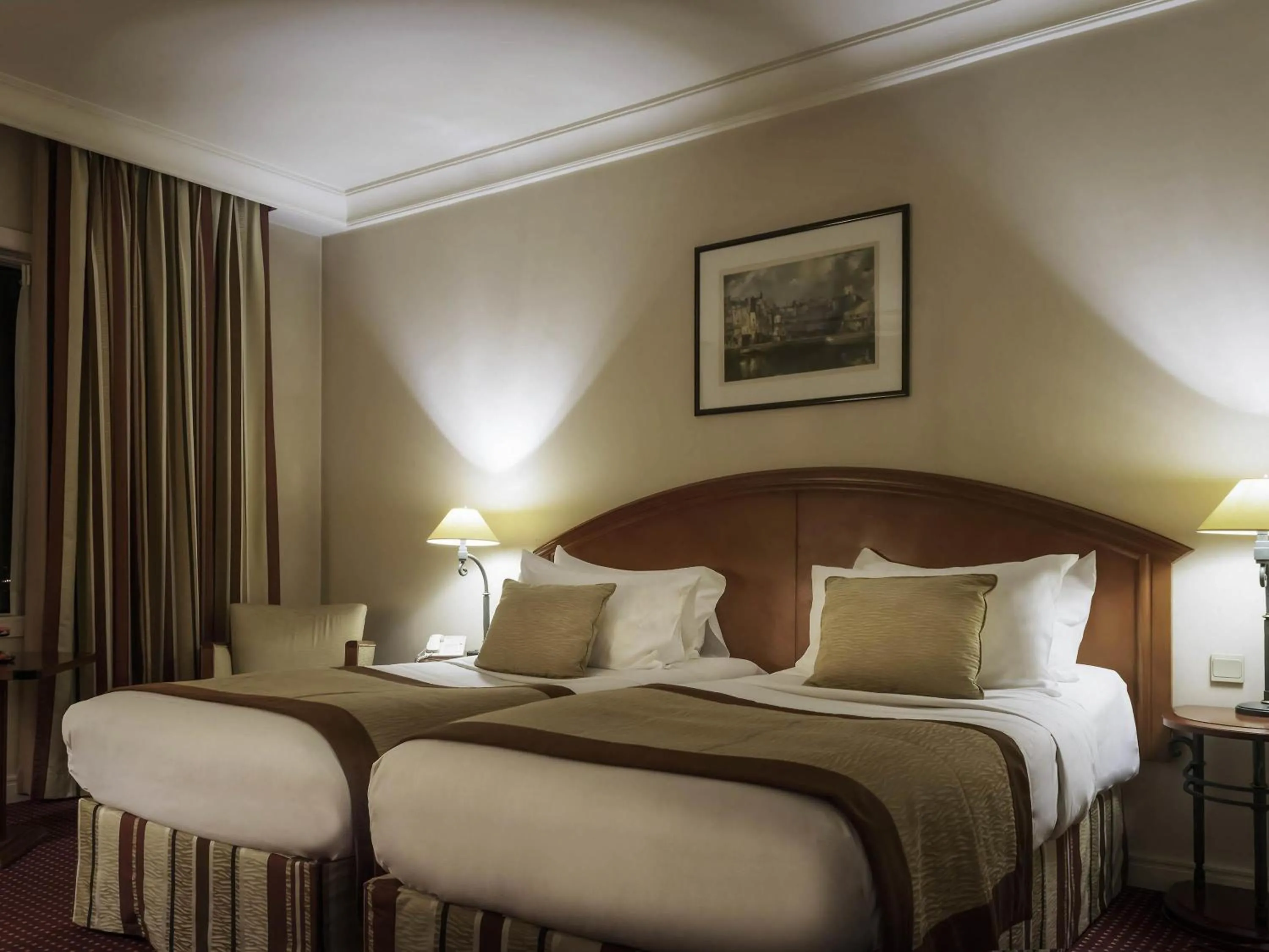 Bedroom, Bed in Pullman Bucharest World Trade Center