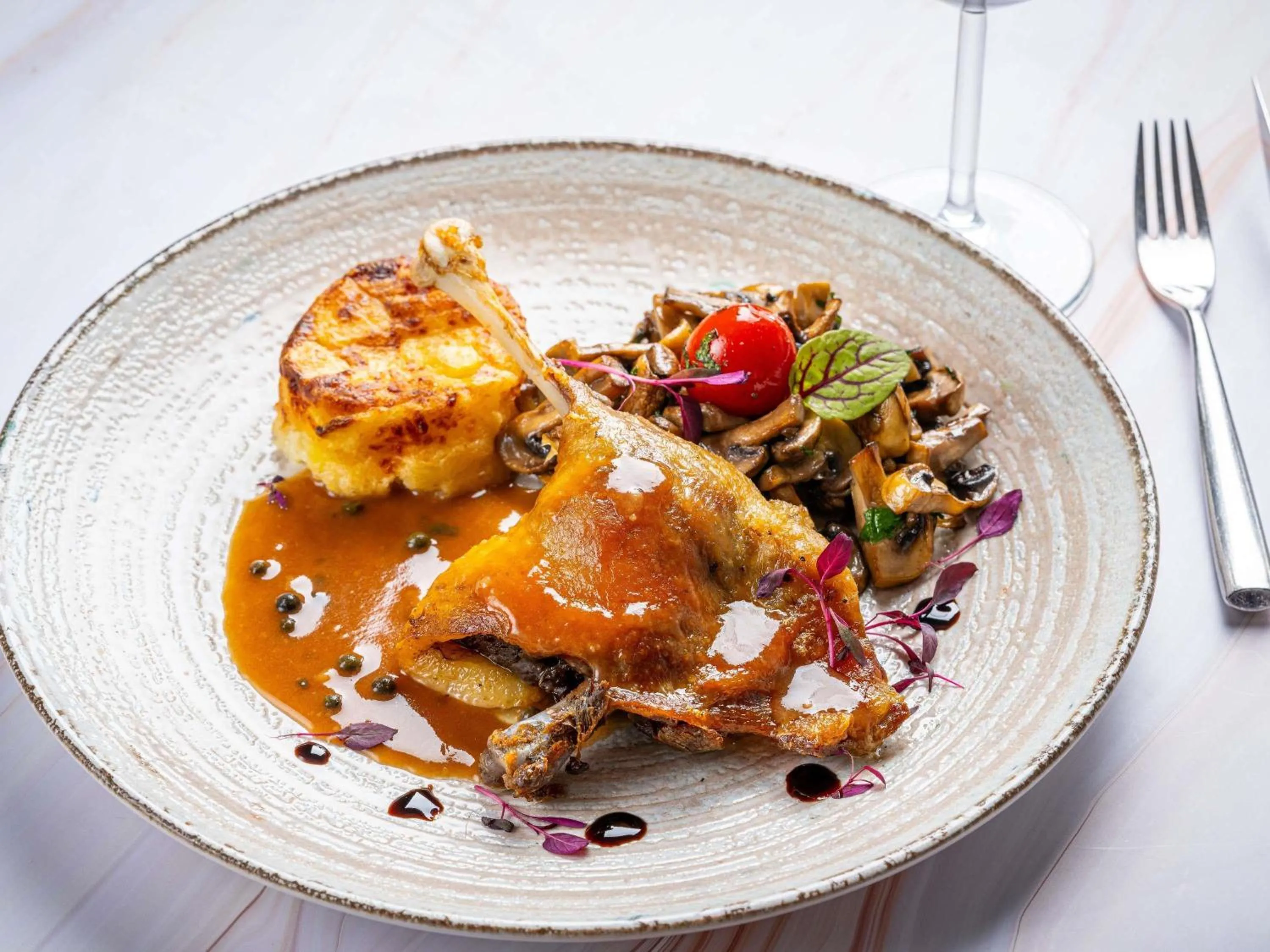 Restaurant/places to eat in Pullman Bucharest World Trade Center