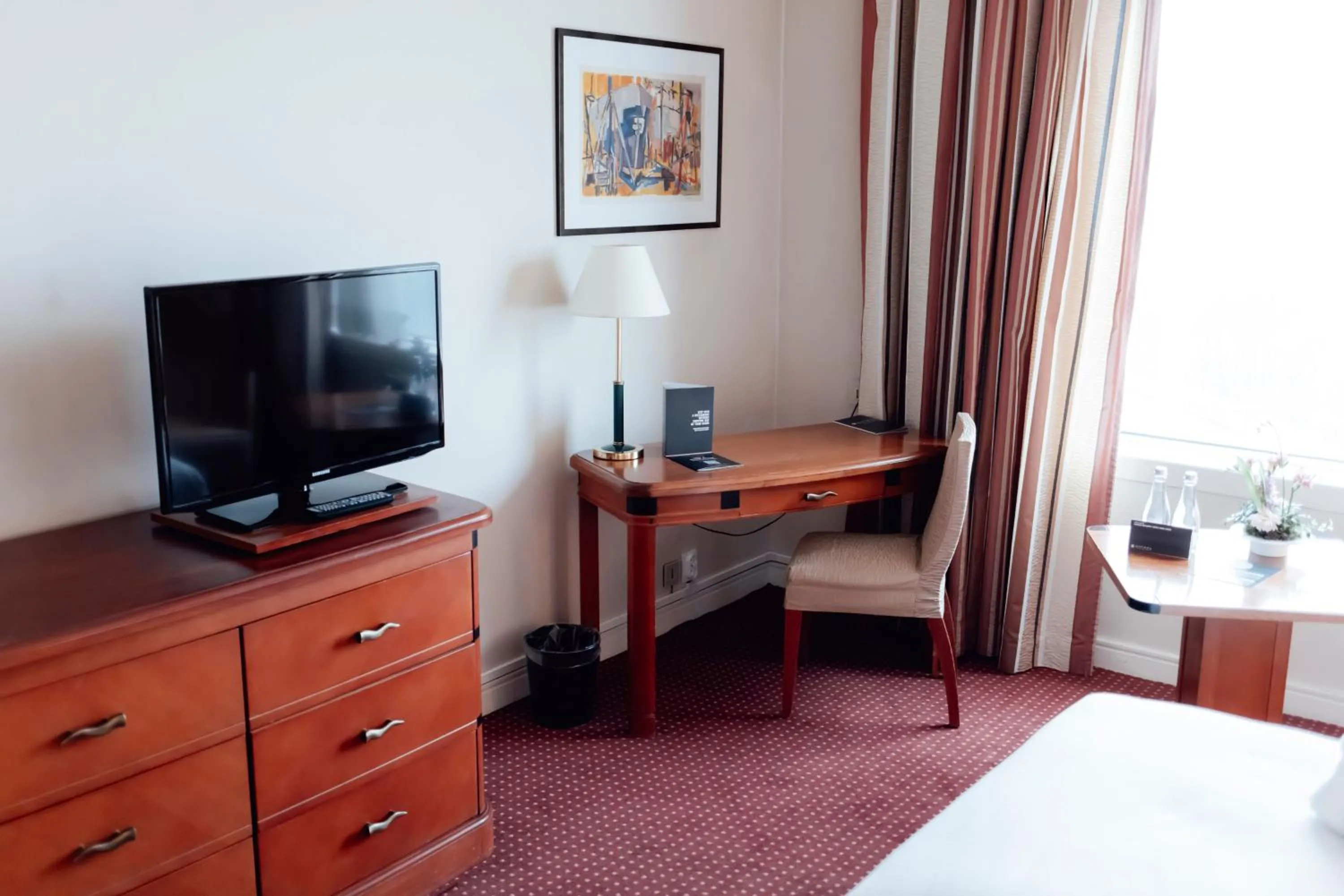 Bed in Pullman Bucharest World Trade Center