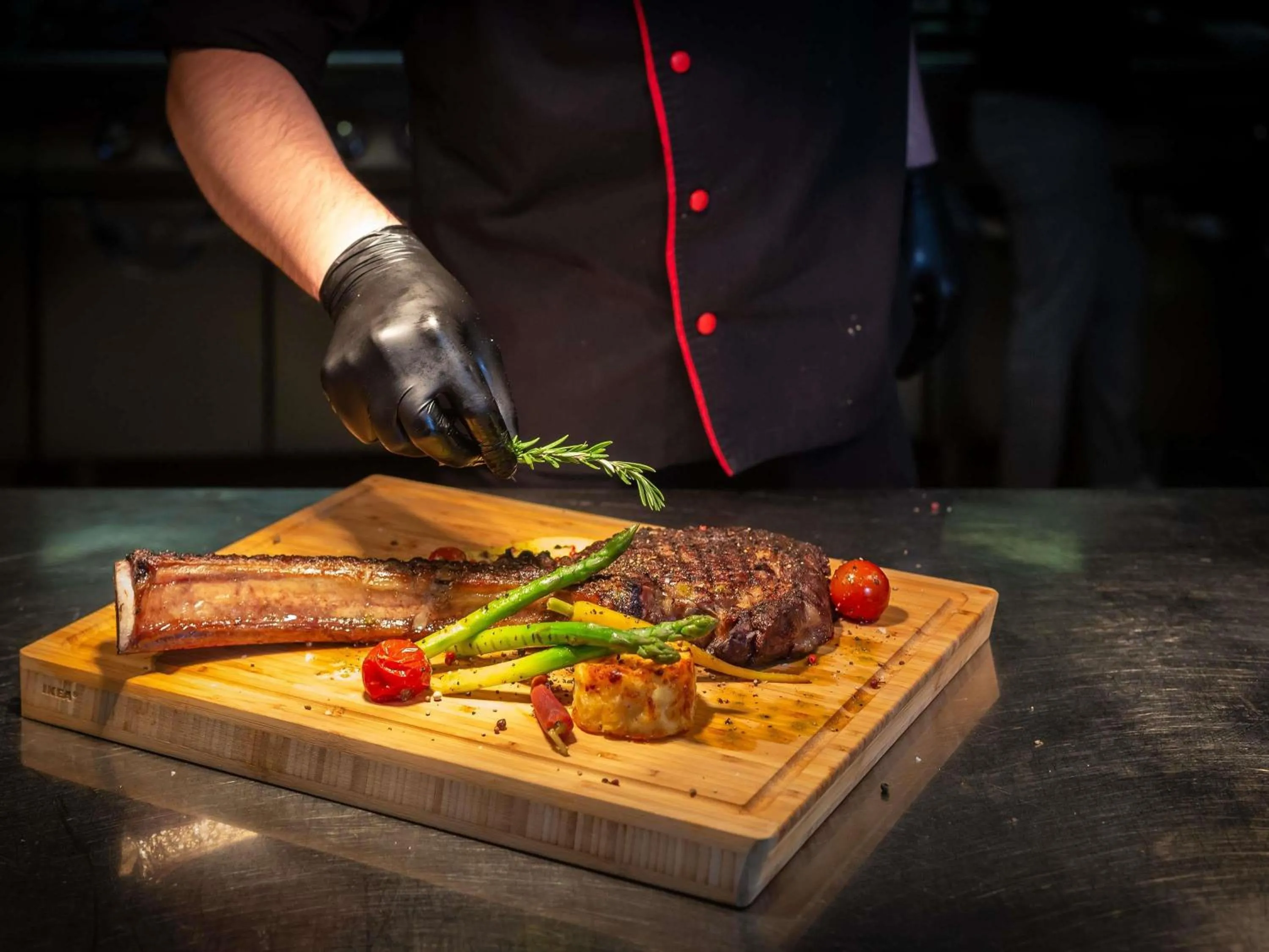 Restaurant/places to eat in Pullman Bucharest World Trade Center