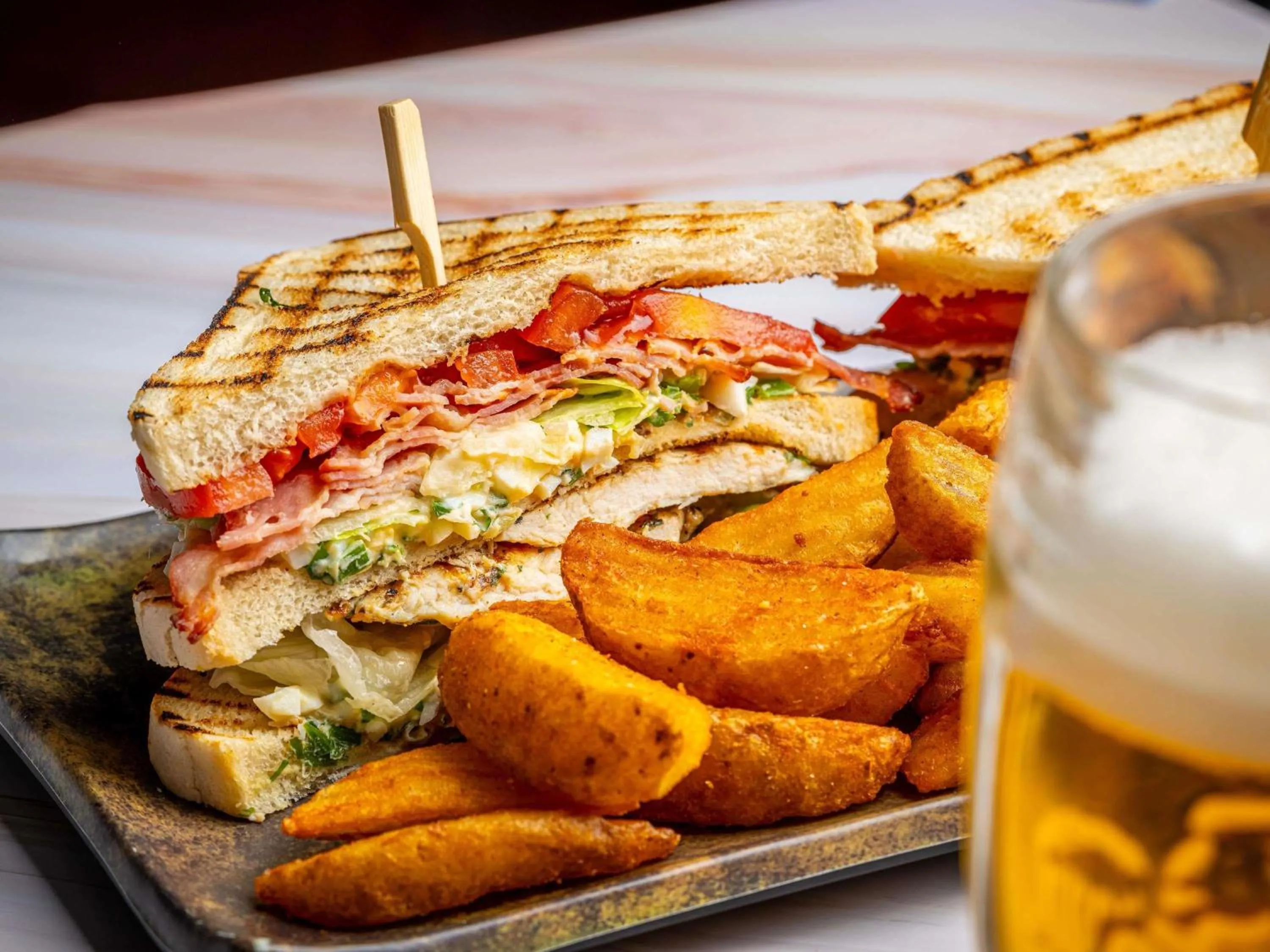 Restaurant/places to eat in Pullman Bucharest World Trade Center