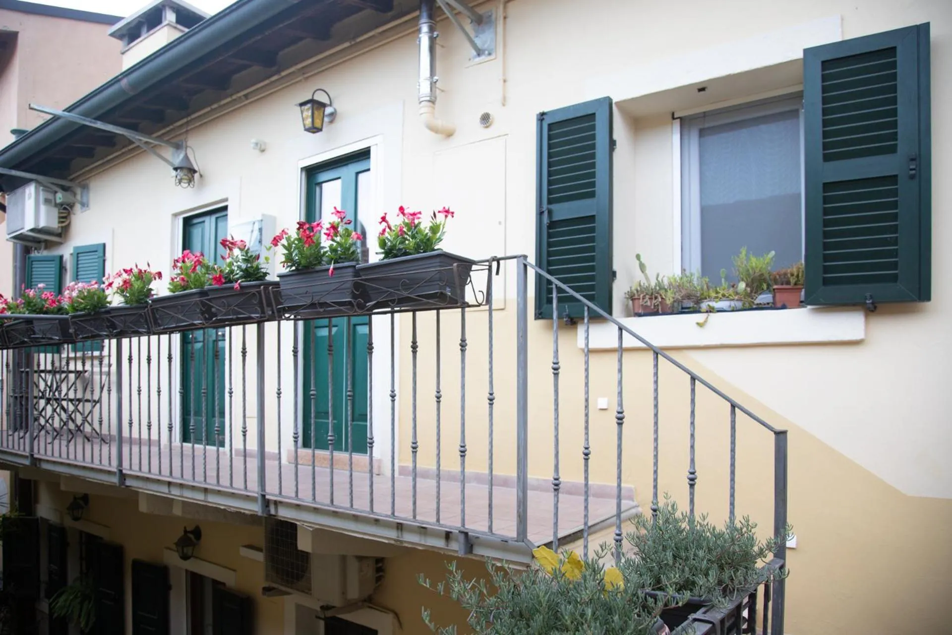 Balcony/Terrace in Romeo Giulietta