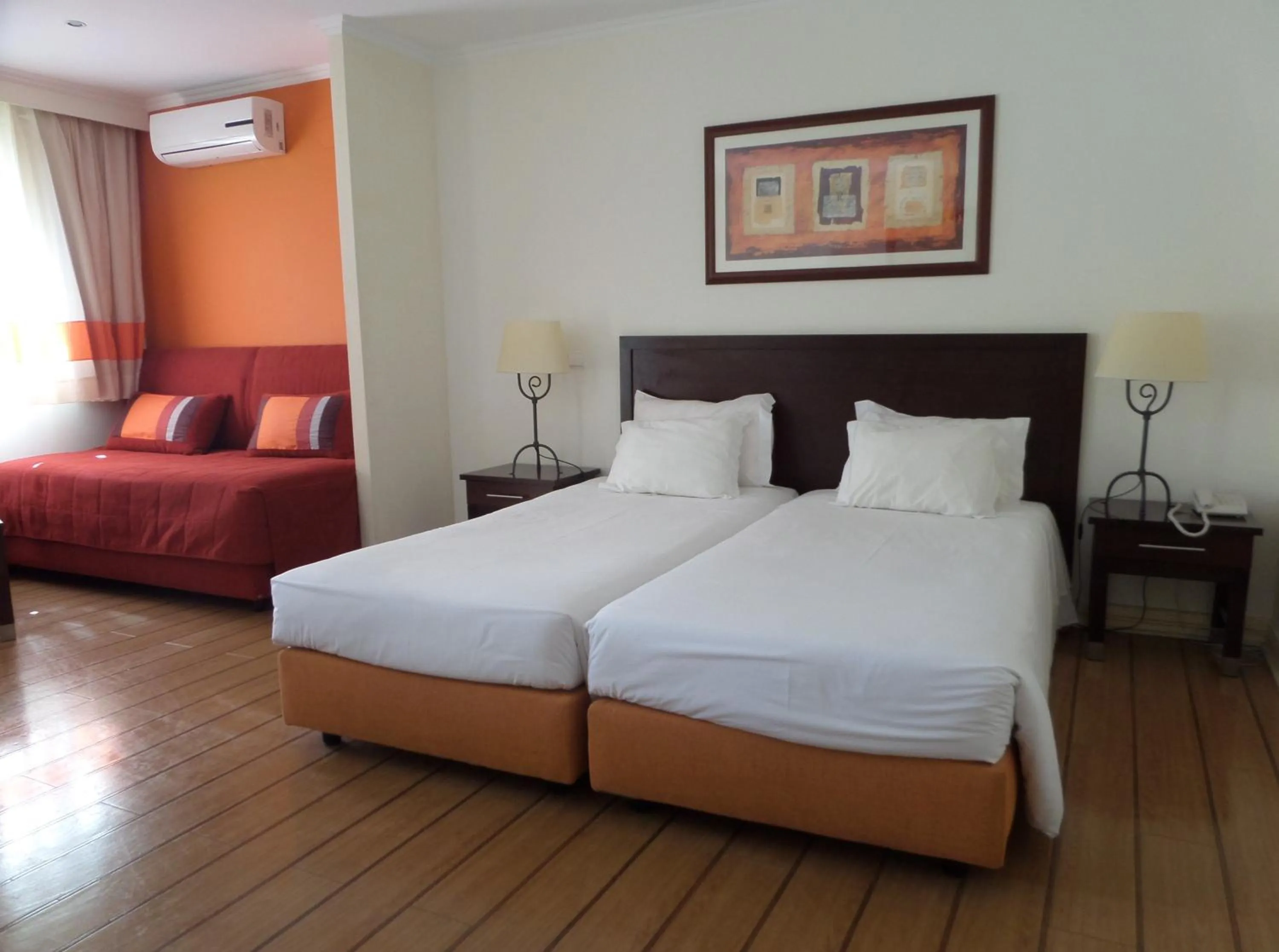 Bed in Yellow Alvor Garden - All Inclusive