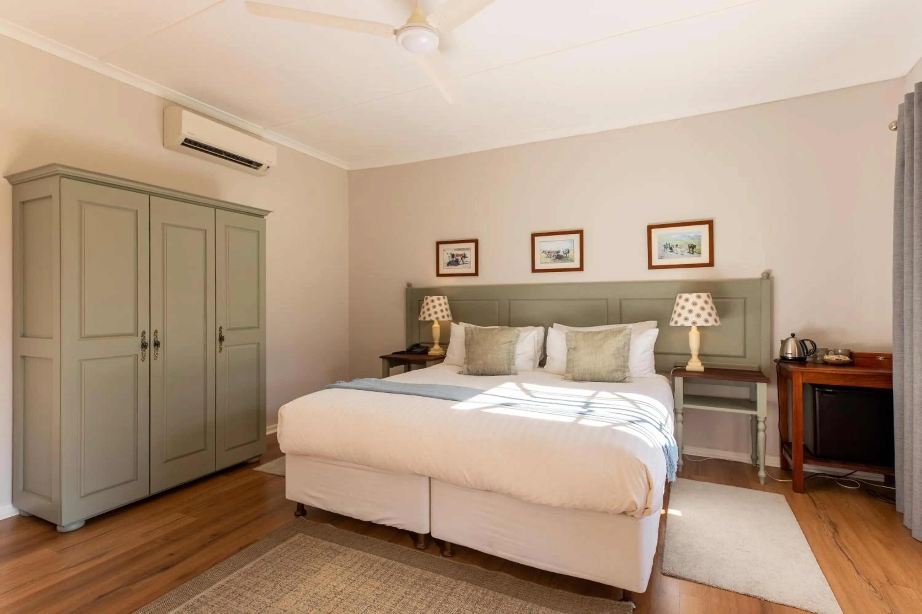 Bed in Moorcroft Manor Boutique Country Hotel