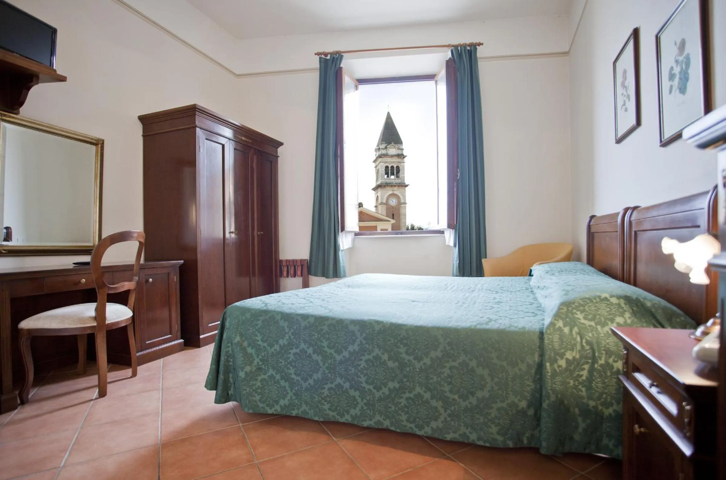 City view, Bed in Albergo Stella