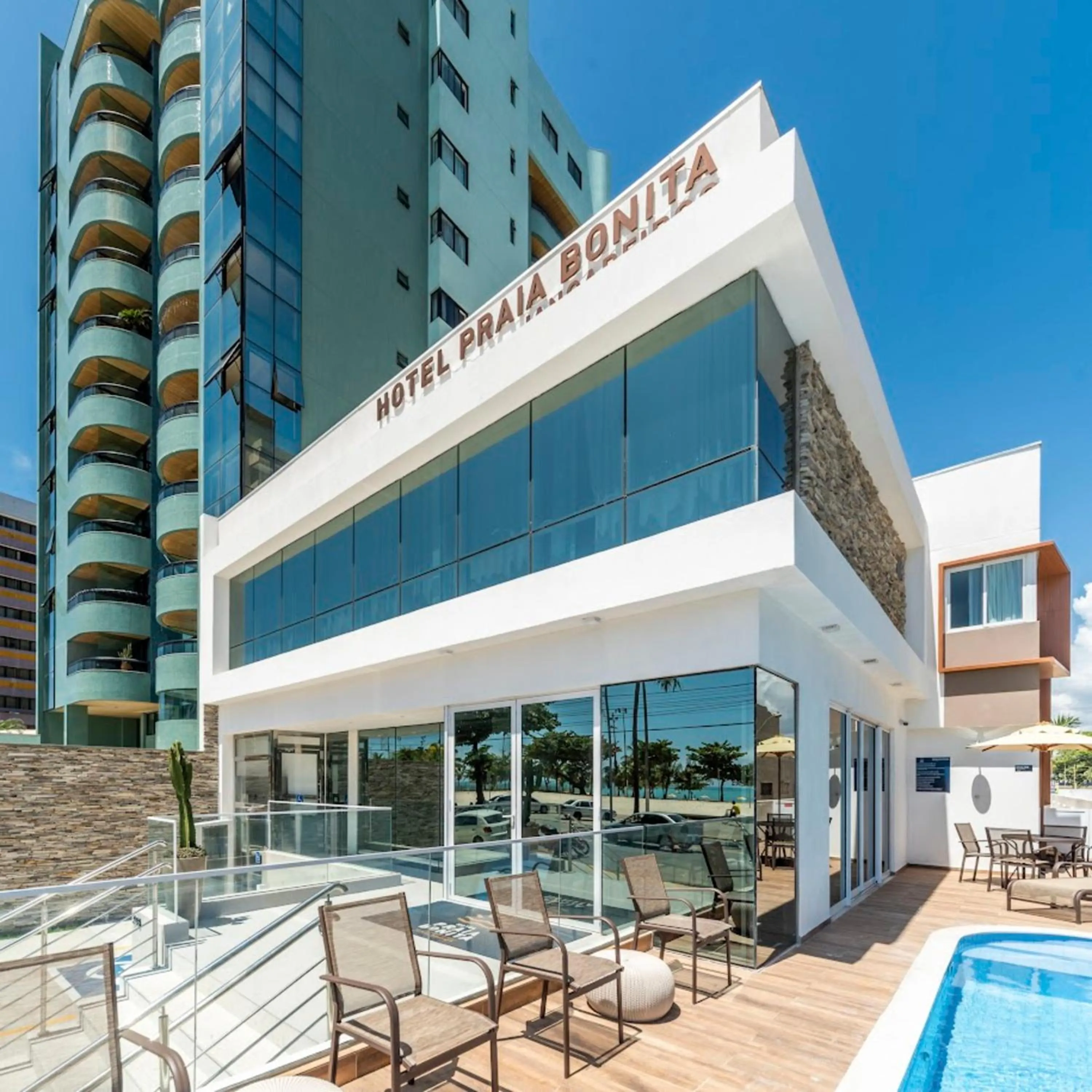 Property building in Hotel Praia Bonita Jangadeiros Pajuçara