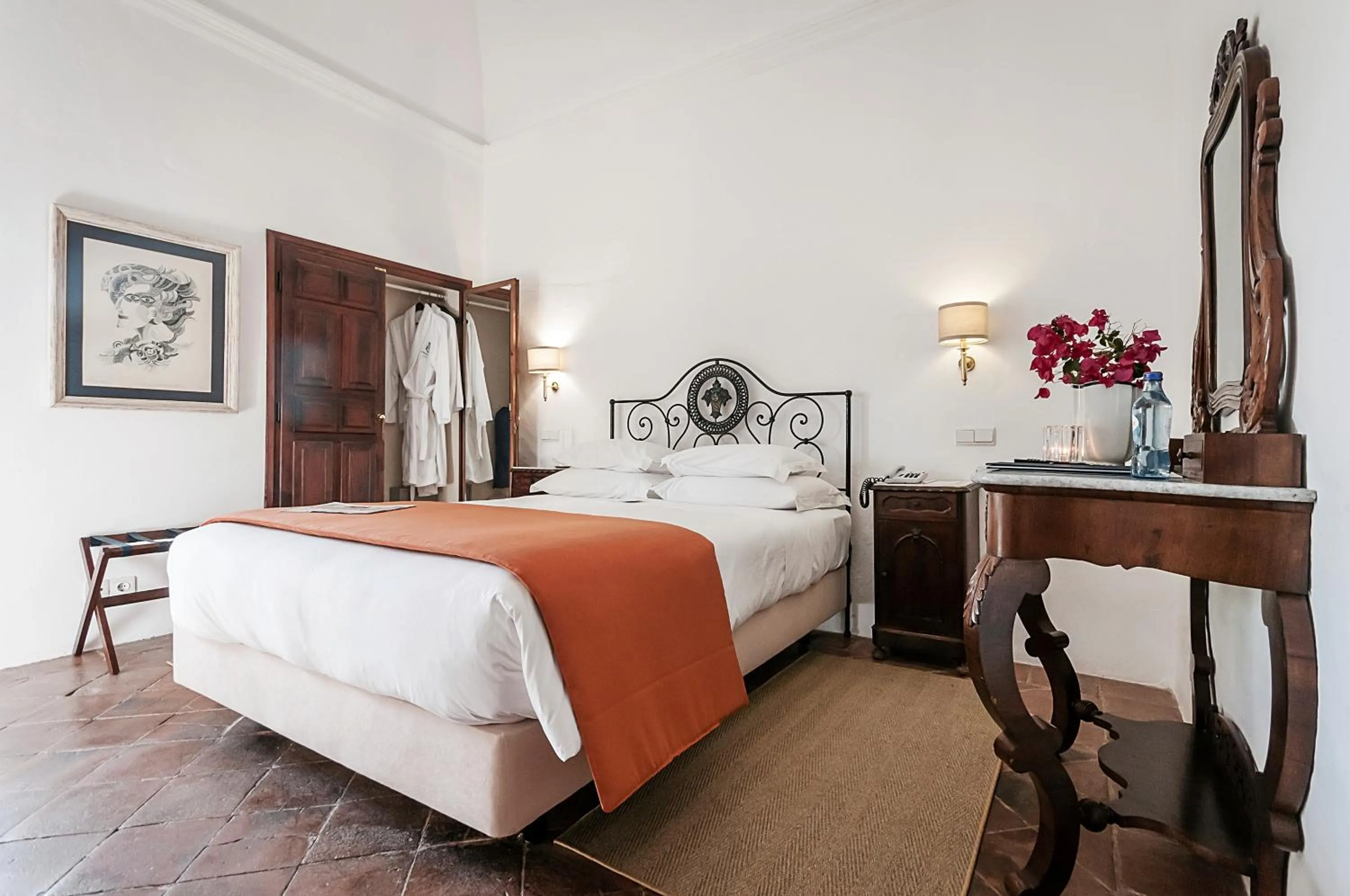 Bedroom, Bed in Convento Sao Paulo - Hotel Rural