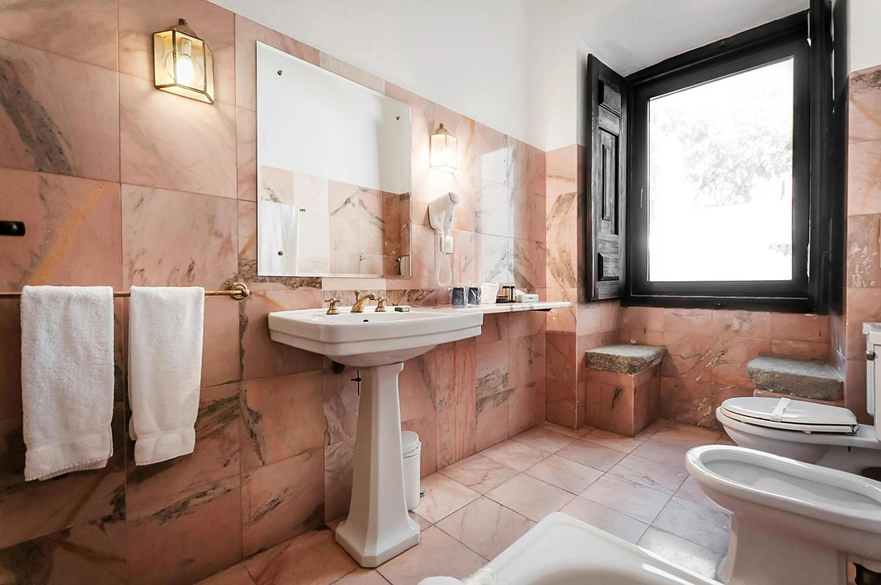 Bathroom in Convento Sao Paulo - Hotel Rural