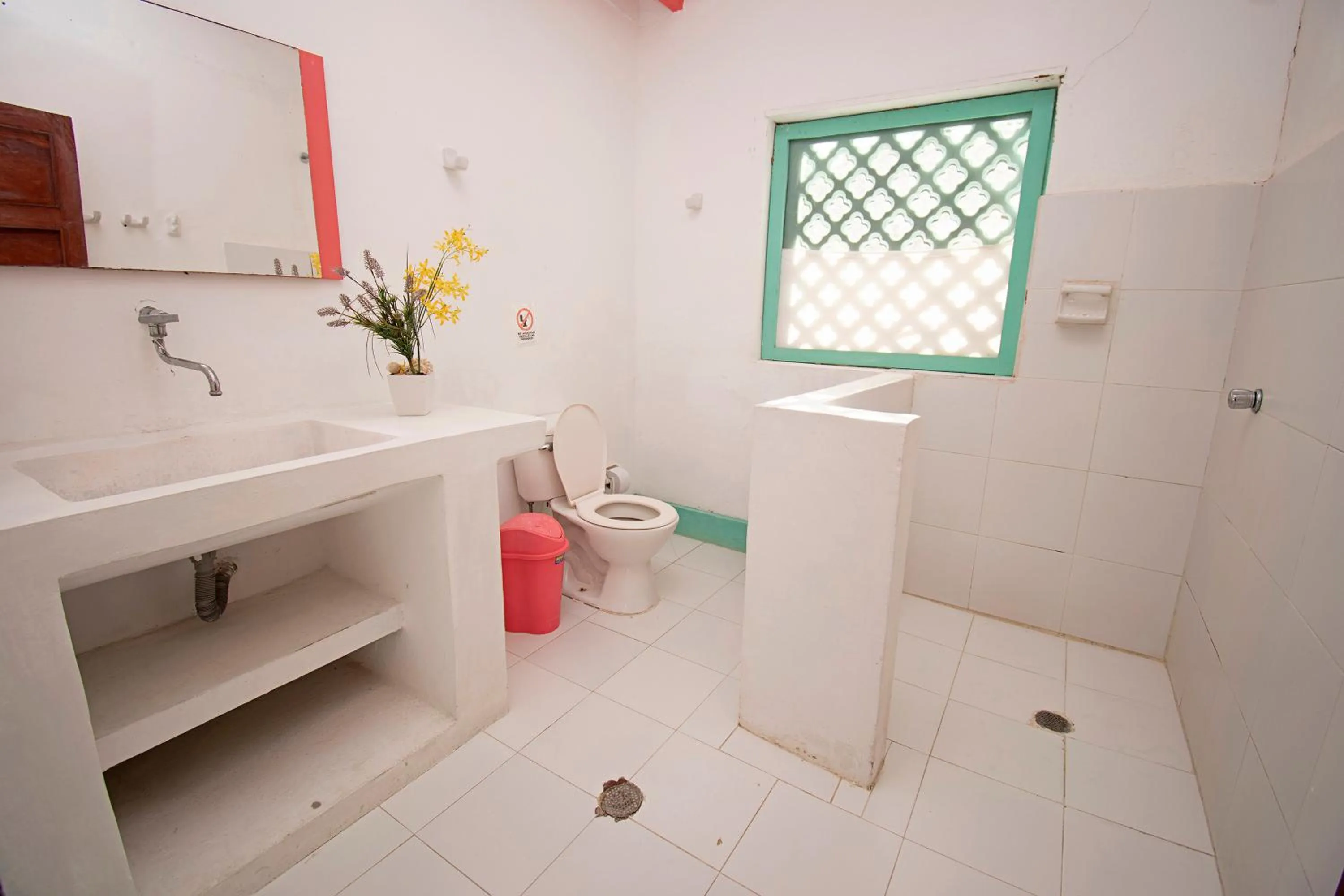 Toilet in Isla Tijereto