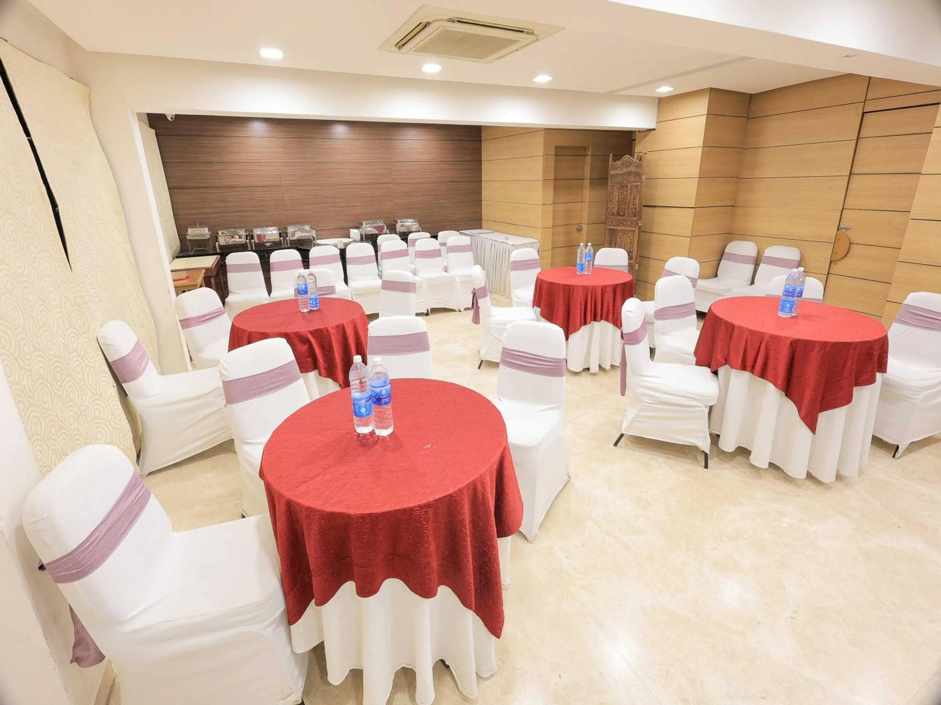 Palette Hotel Surya by CheckIn, Vadodara