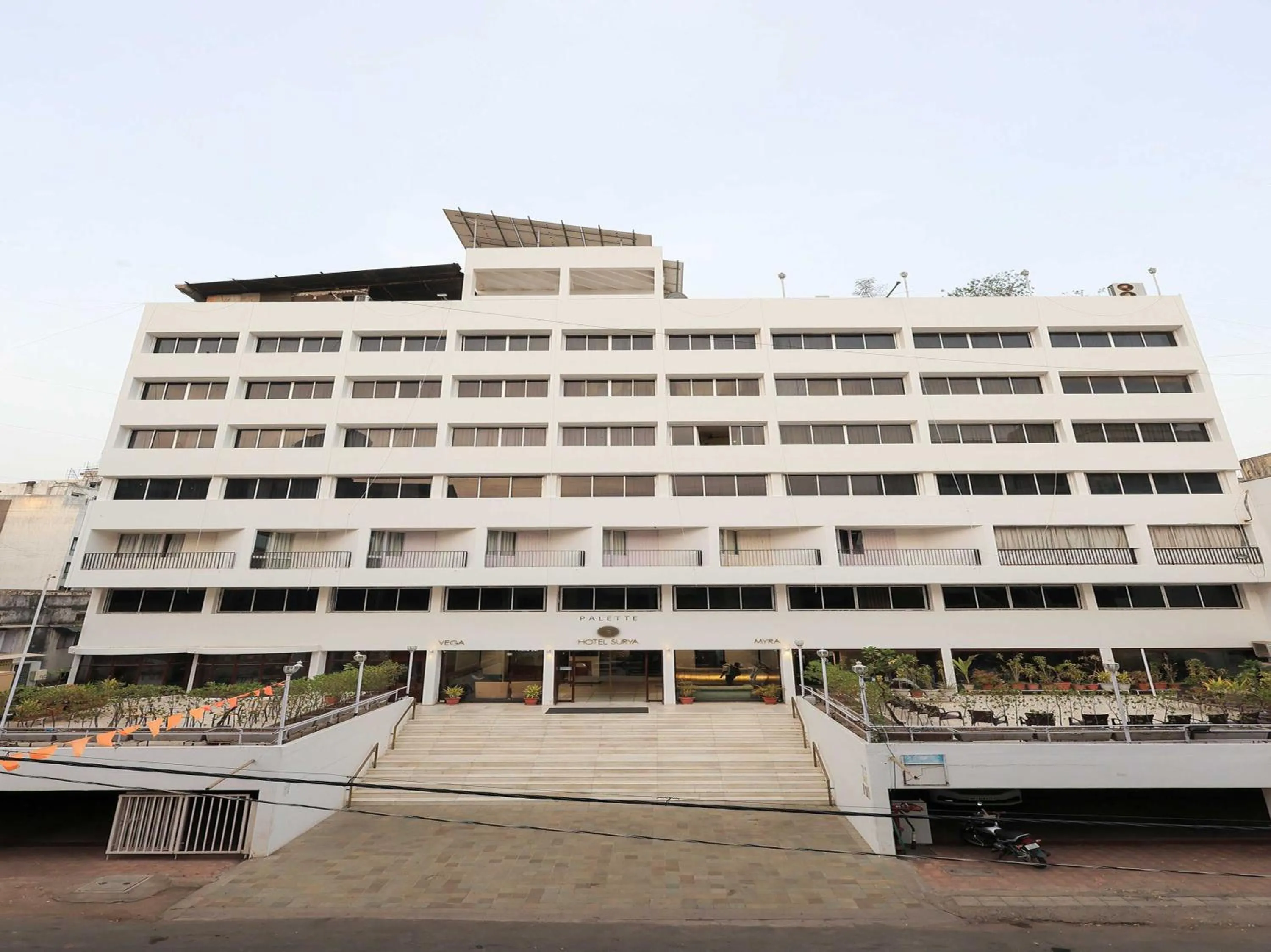 Palette Hotel Surya by CheckIn, Vadodara