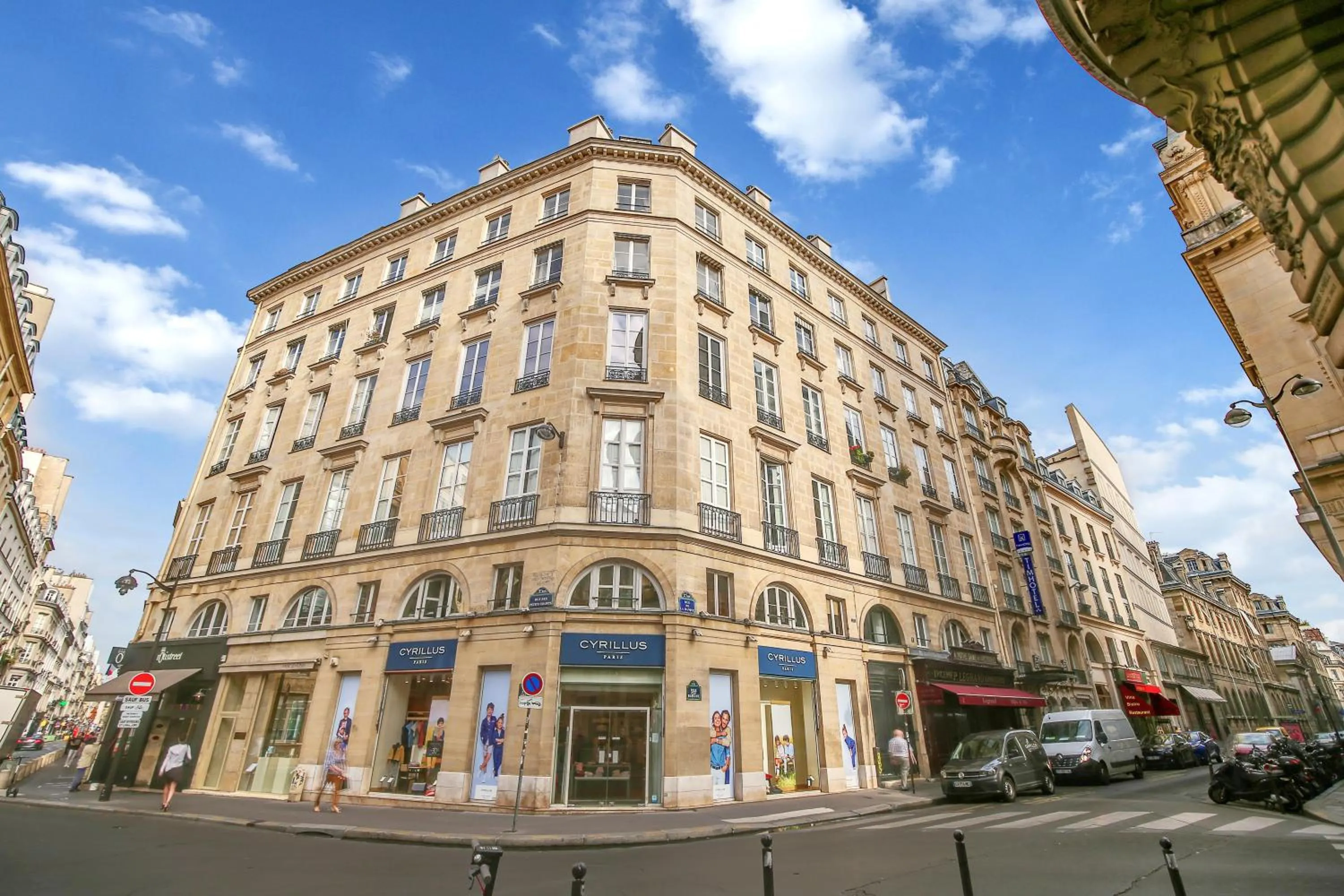 Facade/entrance in Luxury Apartment Paris Louvre