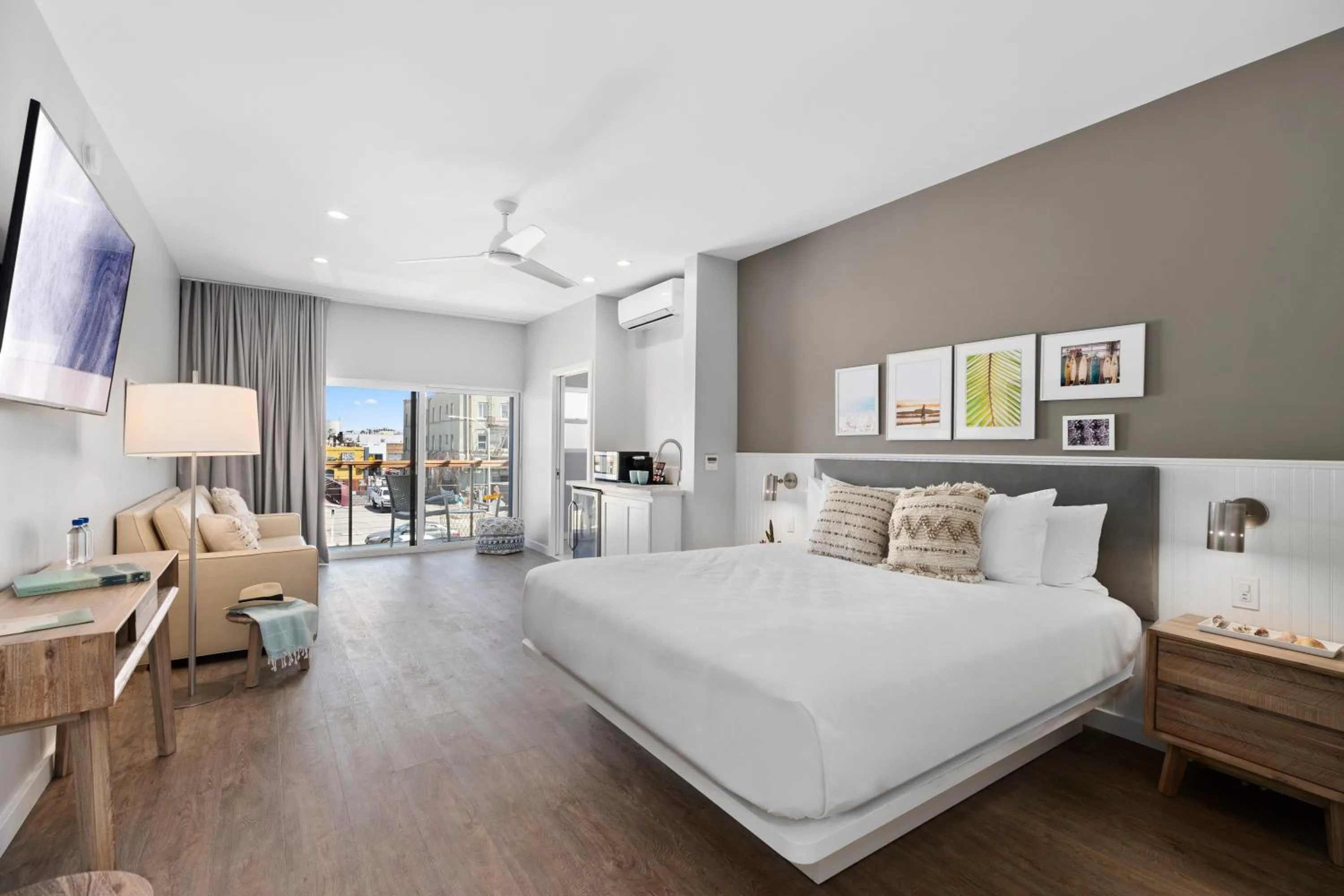 Photo of the whole room, Bed in Sea Sprite Beach Club