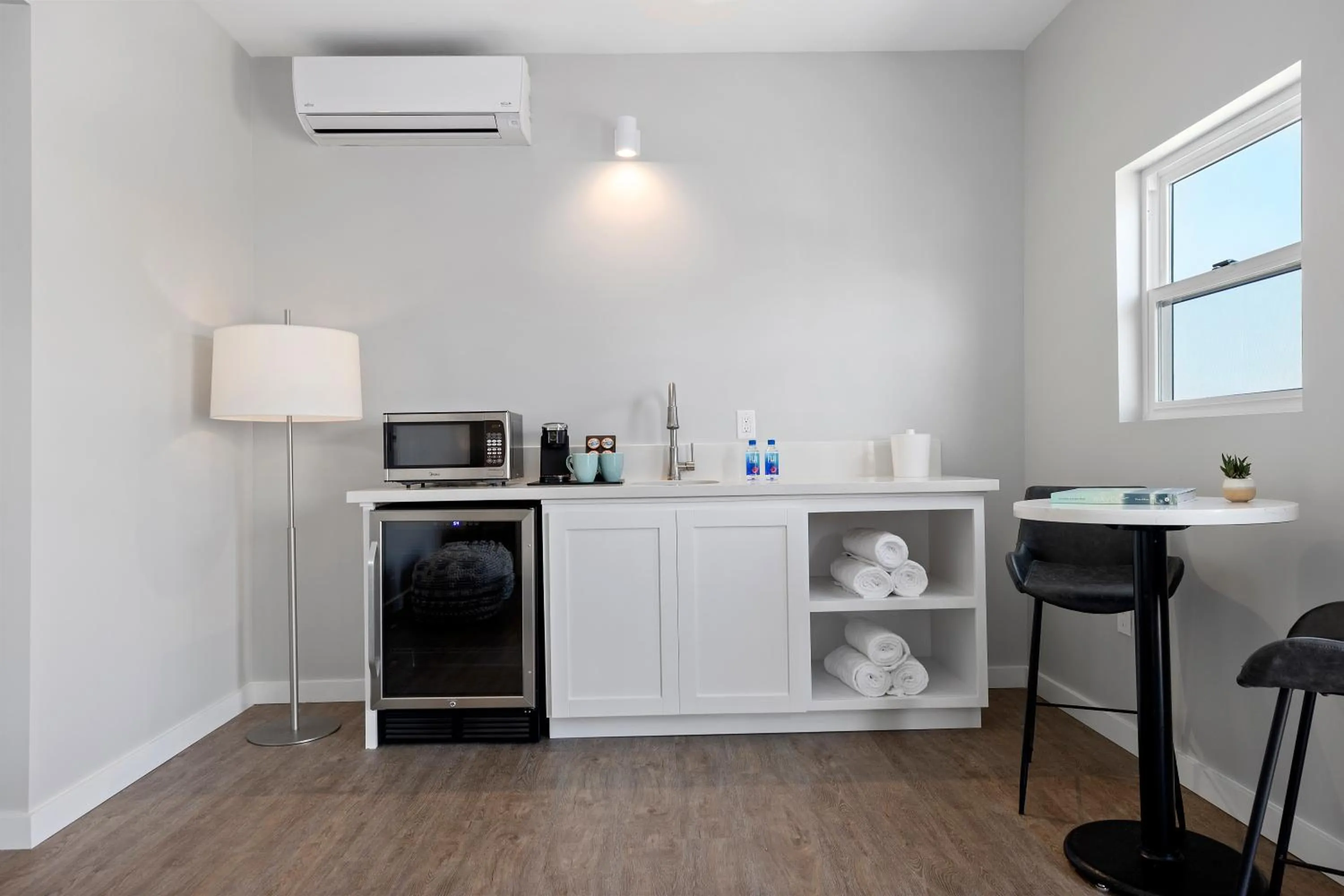 Kitchen or kitchenette in Sea Sprite Beach Club