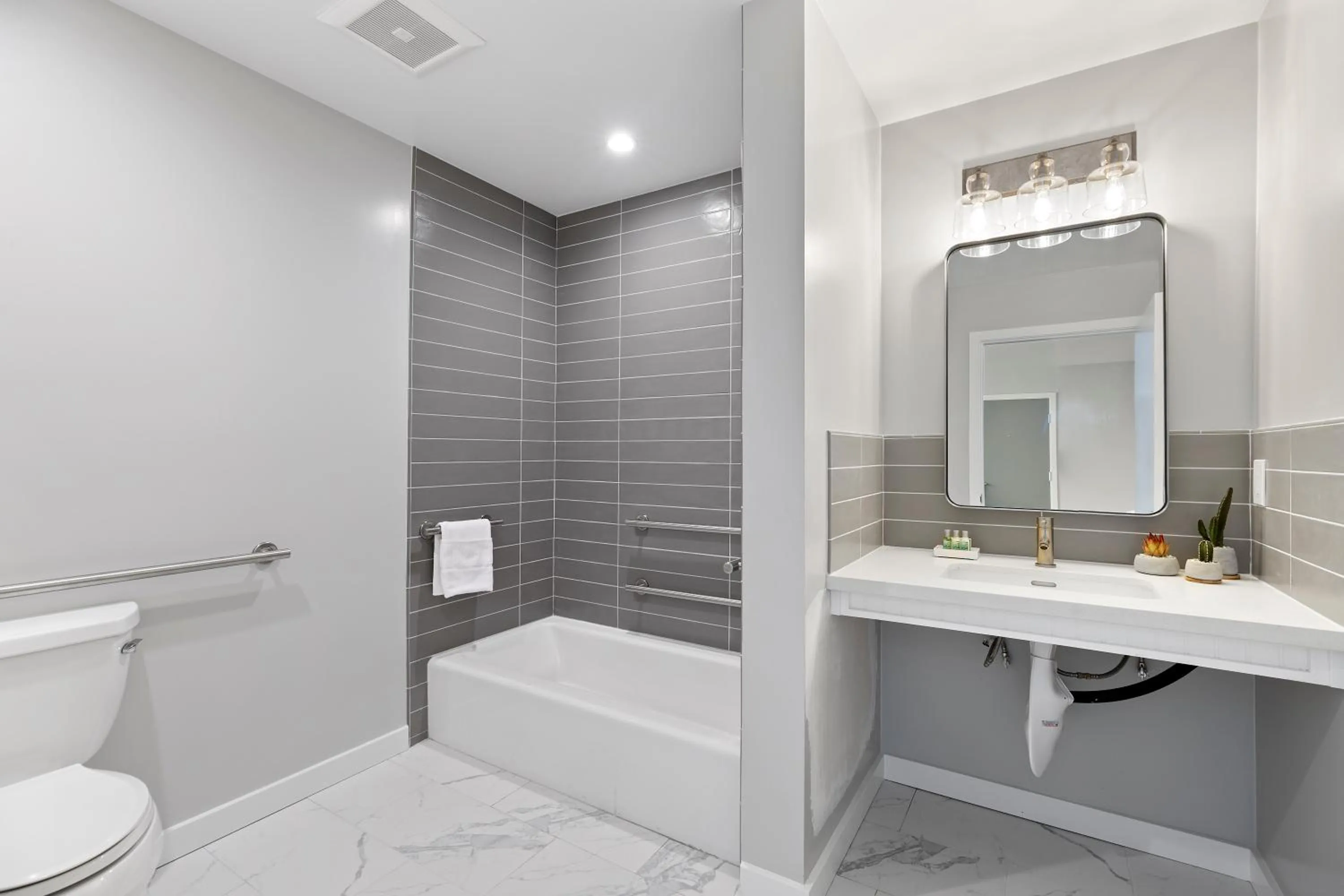 Bathroom in Sea Sprite Beach Club