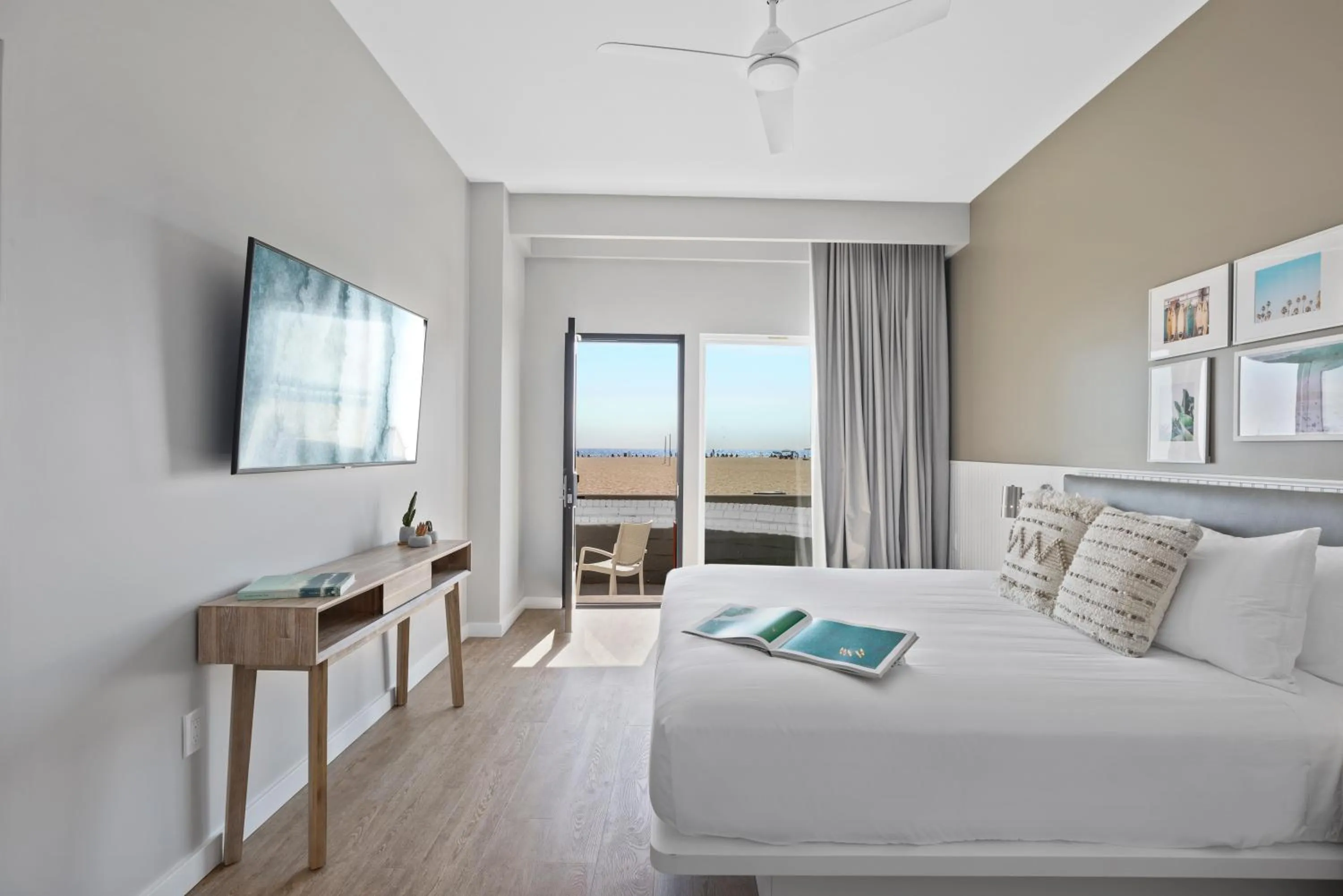 Photo of the whole room, Bed in Sea Sprite Beach Club