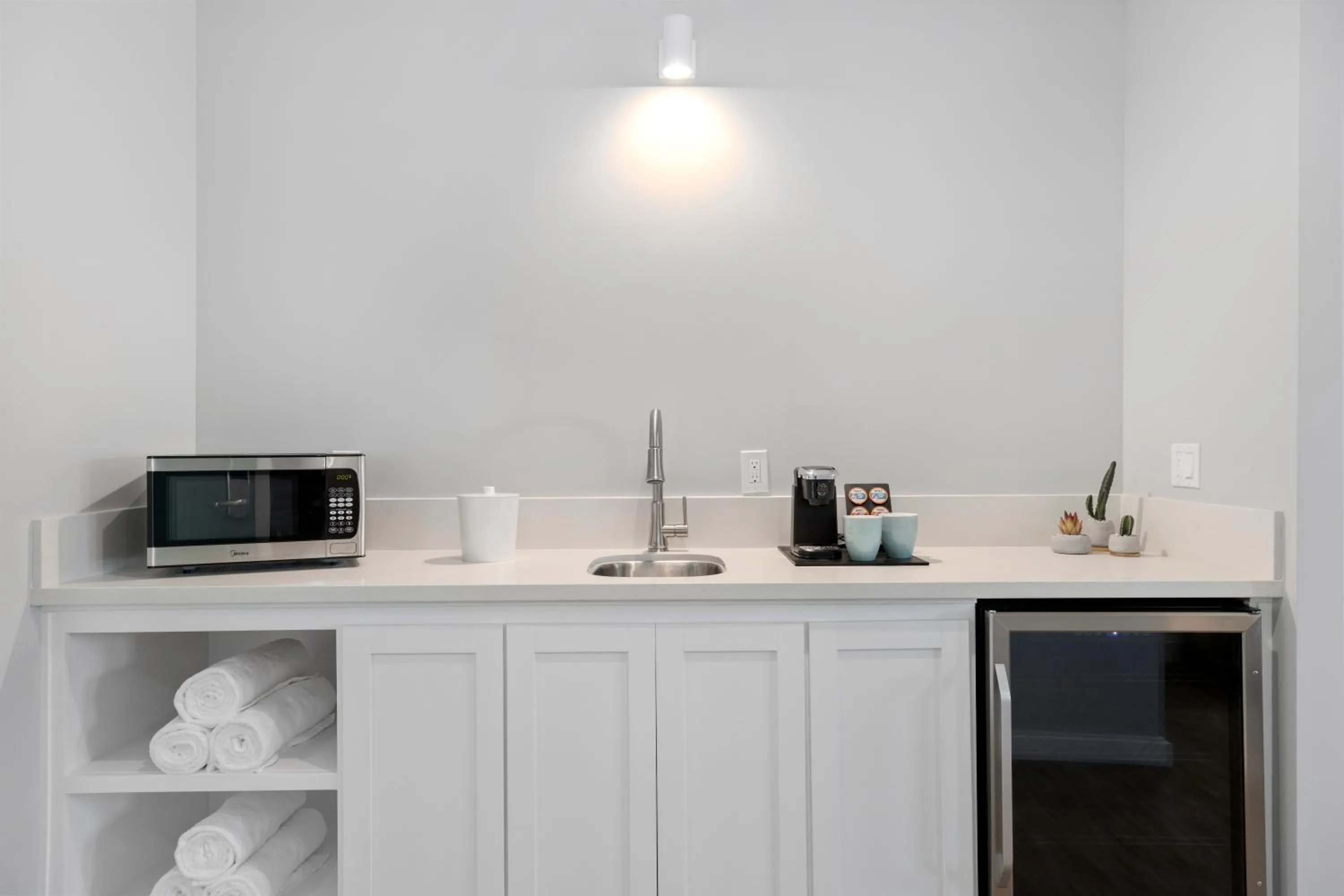 Kitchen or kitchenette in Sea Sprite Beach Club