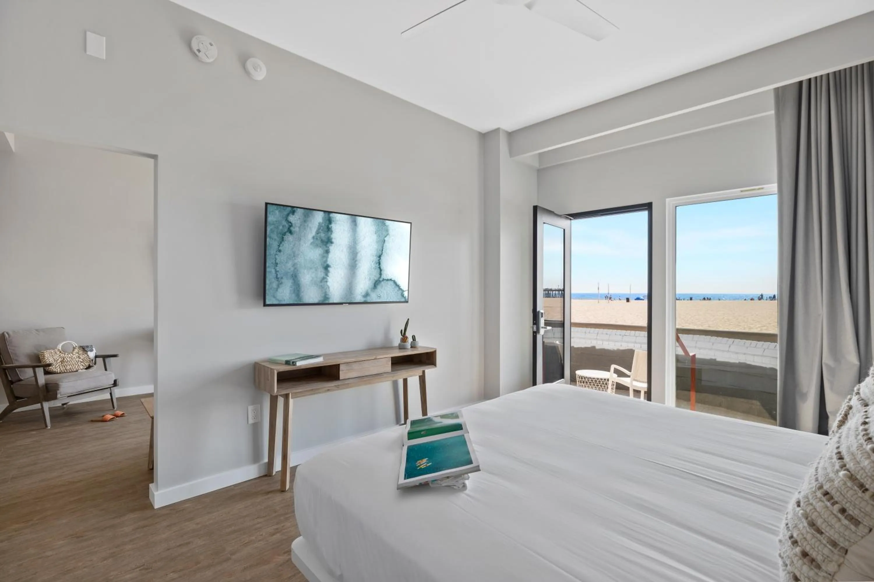 Photo of the whole room, Bed in Sea Sprite Beach Club