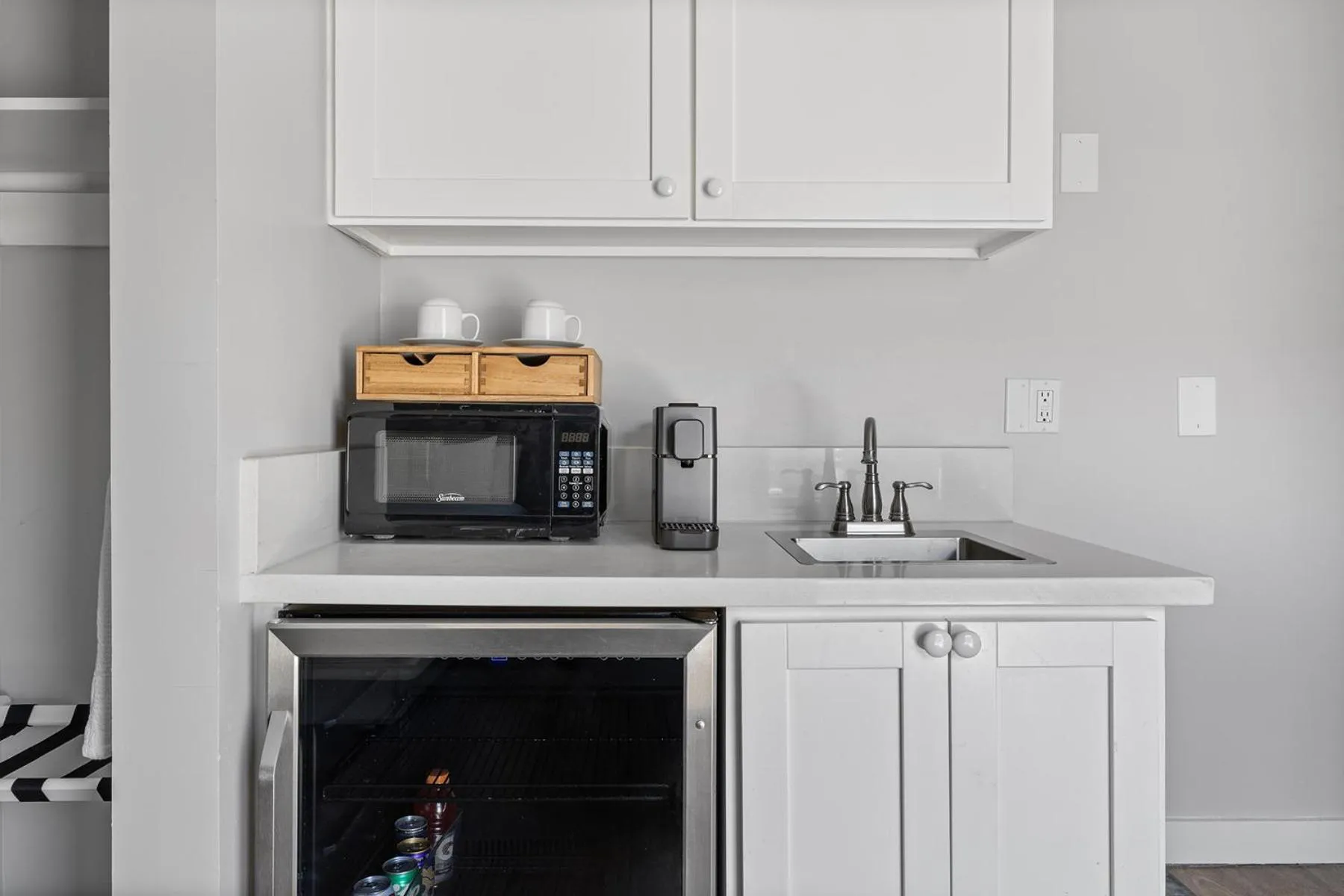 microwave in Sea Sprite Beach Club