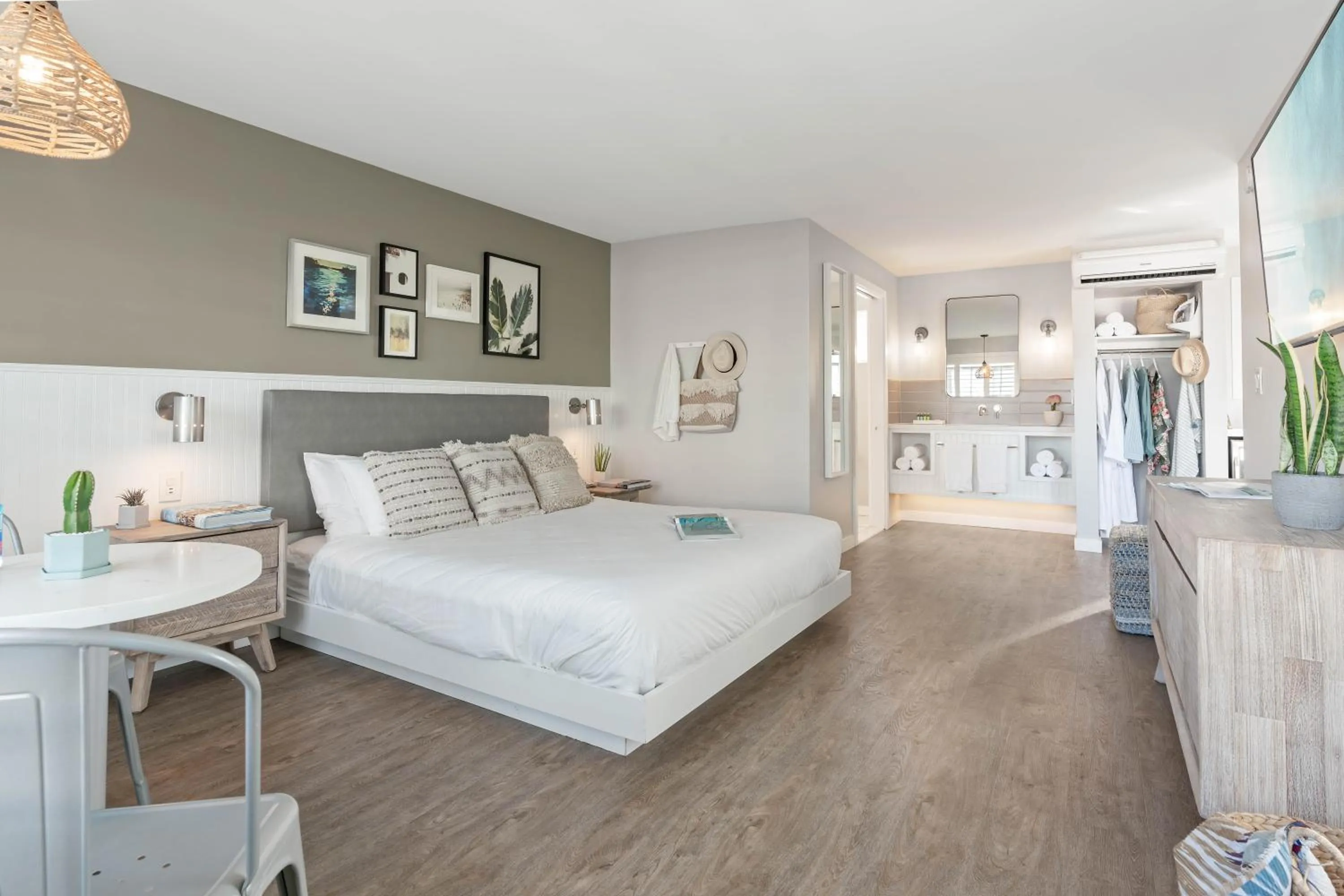 Photo of the whole room, Bed in Sea Sprite Beach Club