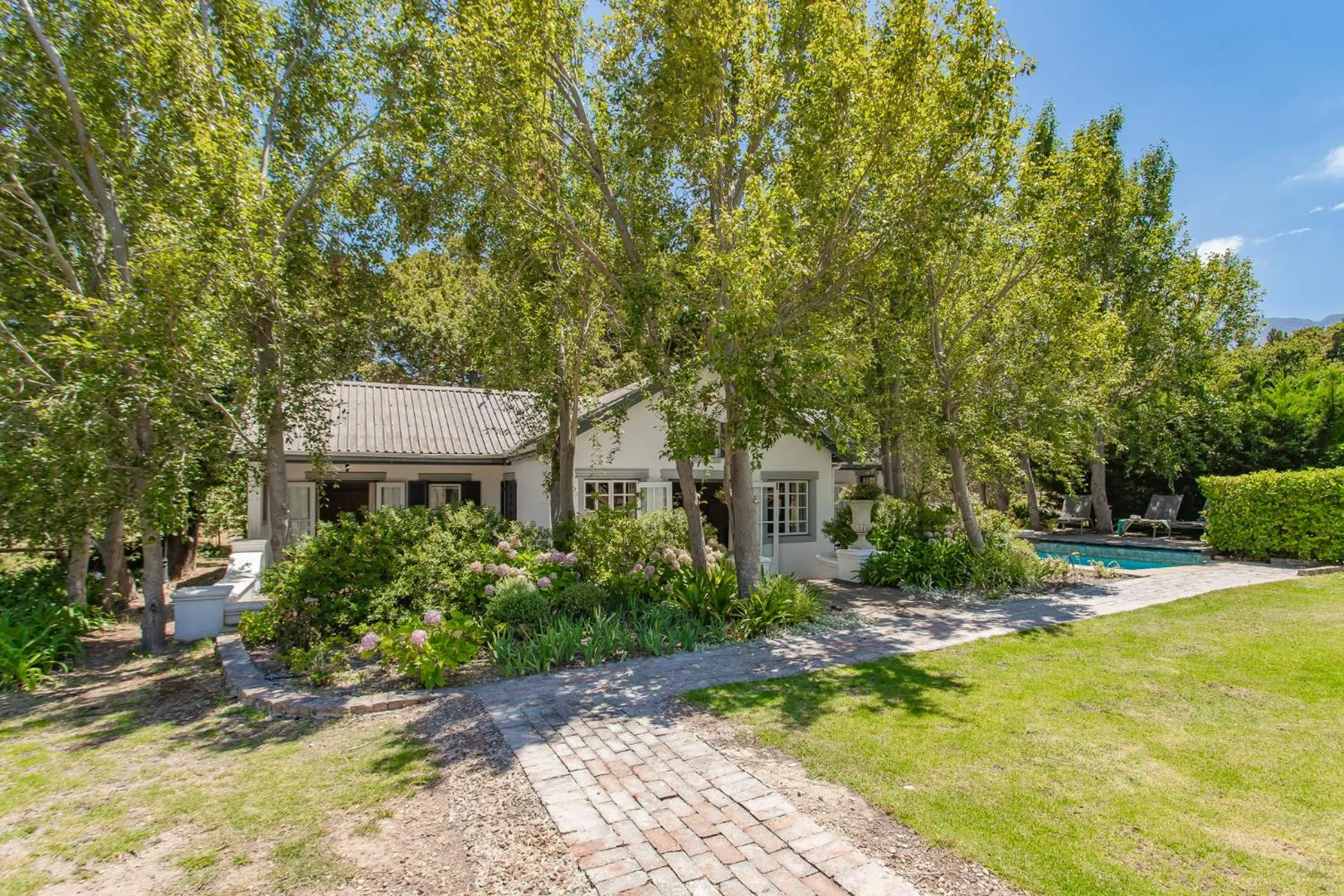 Garden view in Franschhoek Rose Cottages