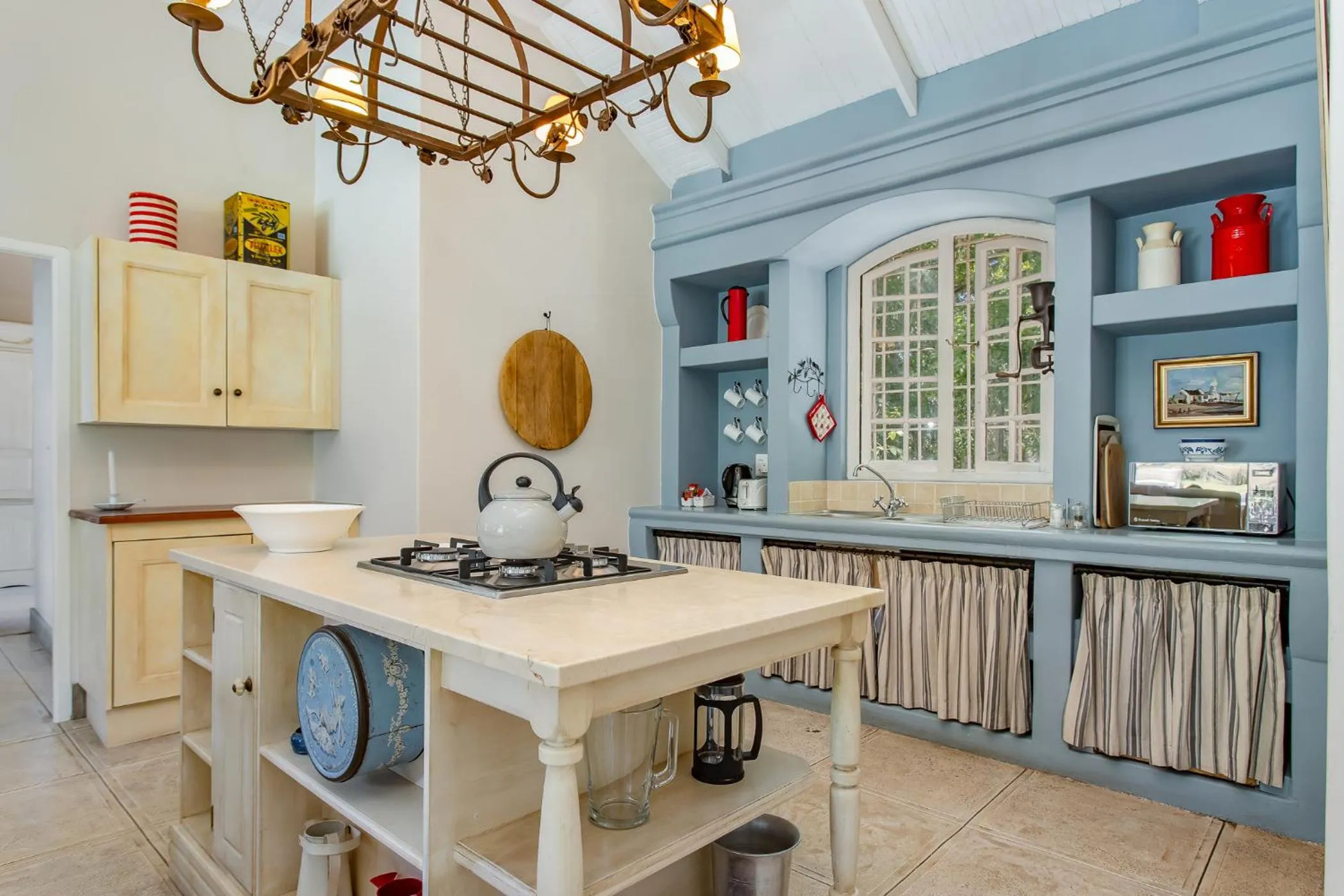 Kitchen or kitchenette in Franschhoek Rose Cottages