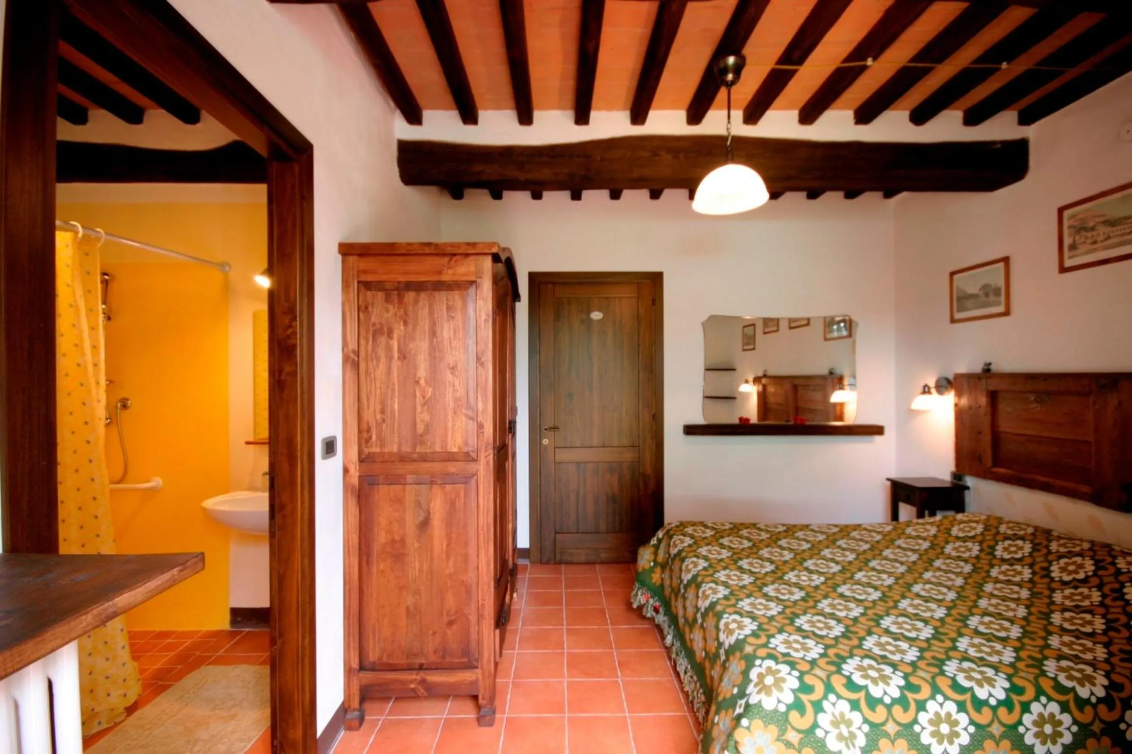 Photo of the whole room, Bed in Casetta Francini