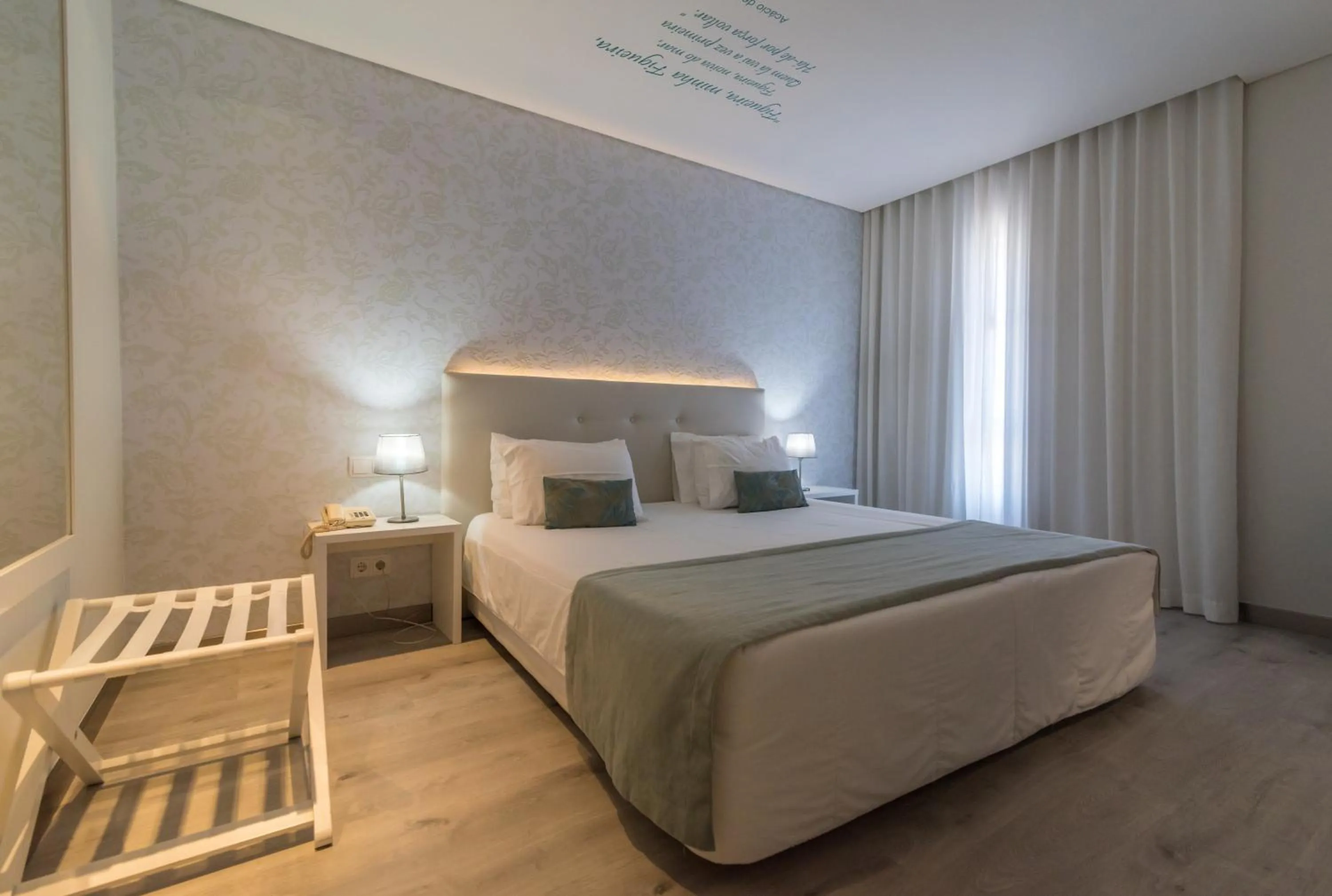 Bed in Costa de Prata Hotel