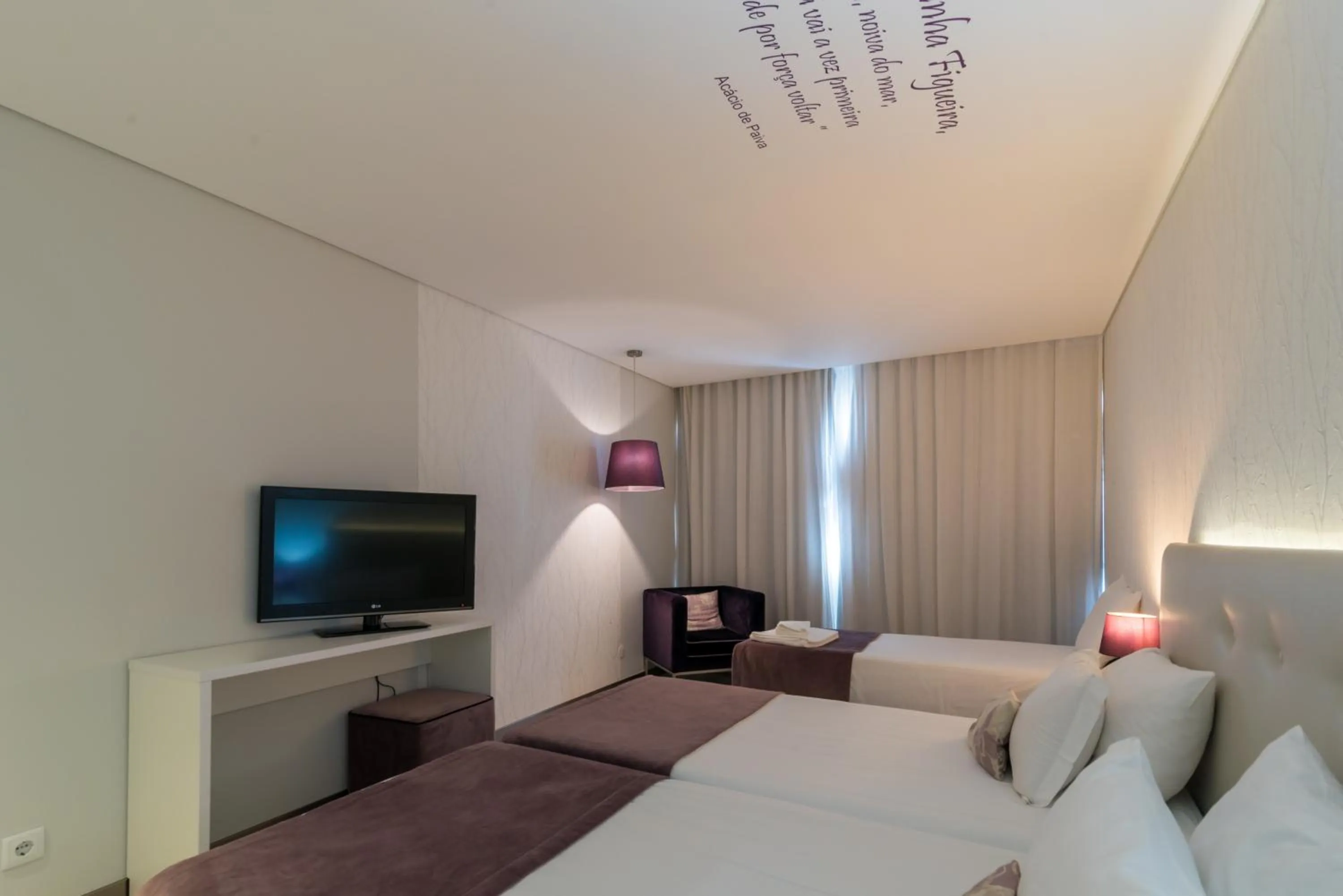 Bedroom, Bed in Costa de Prata Hotel