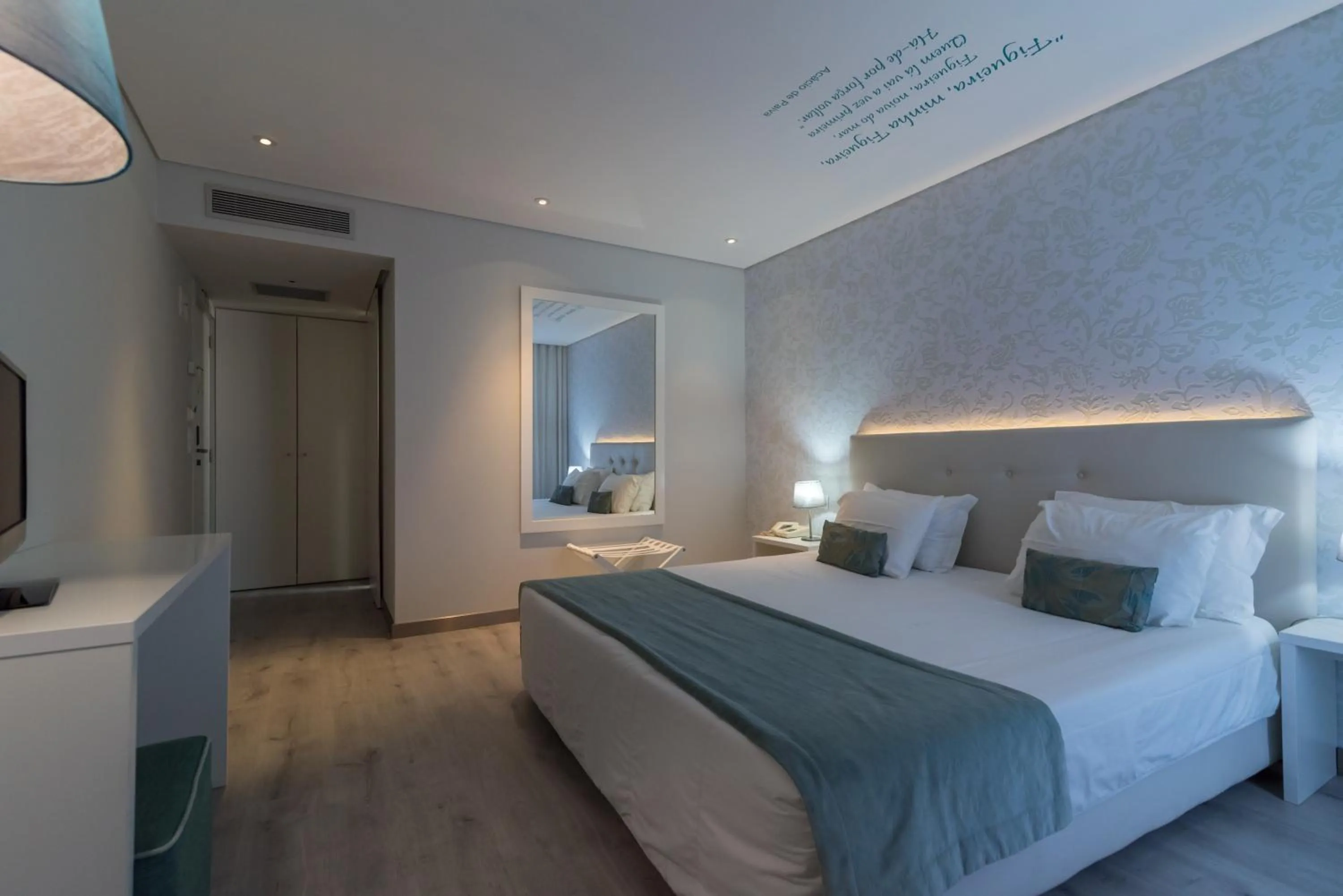 Bedroom, Bed in Costa de Prata Hotel