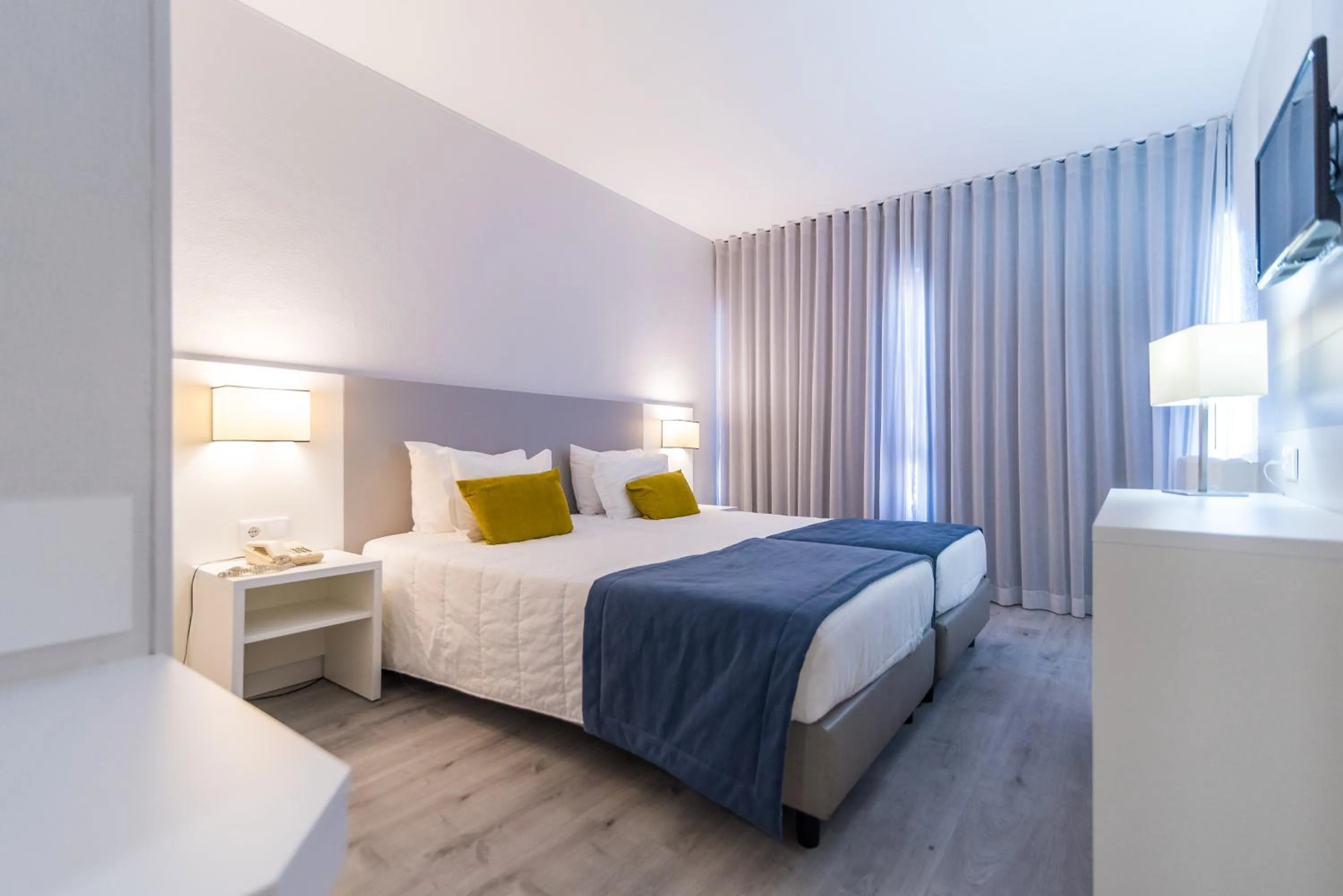 Bedroom, Bed in Costa de Prata Hotel