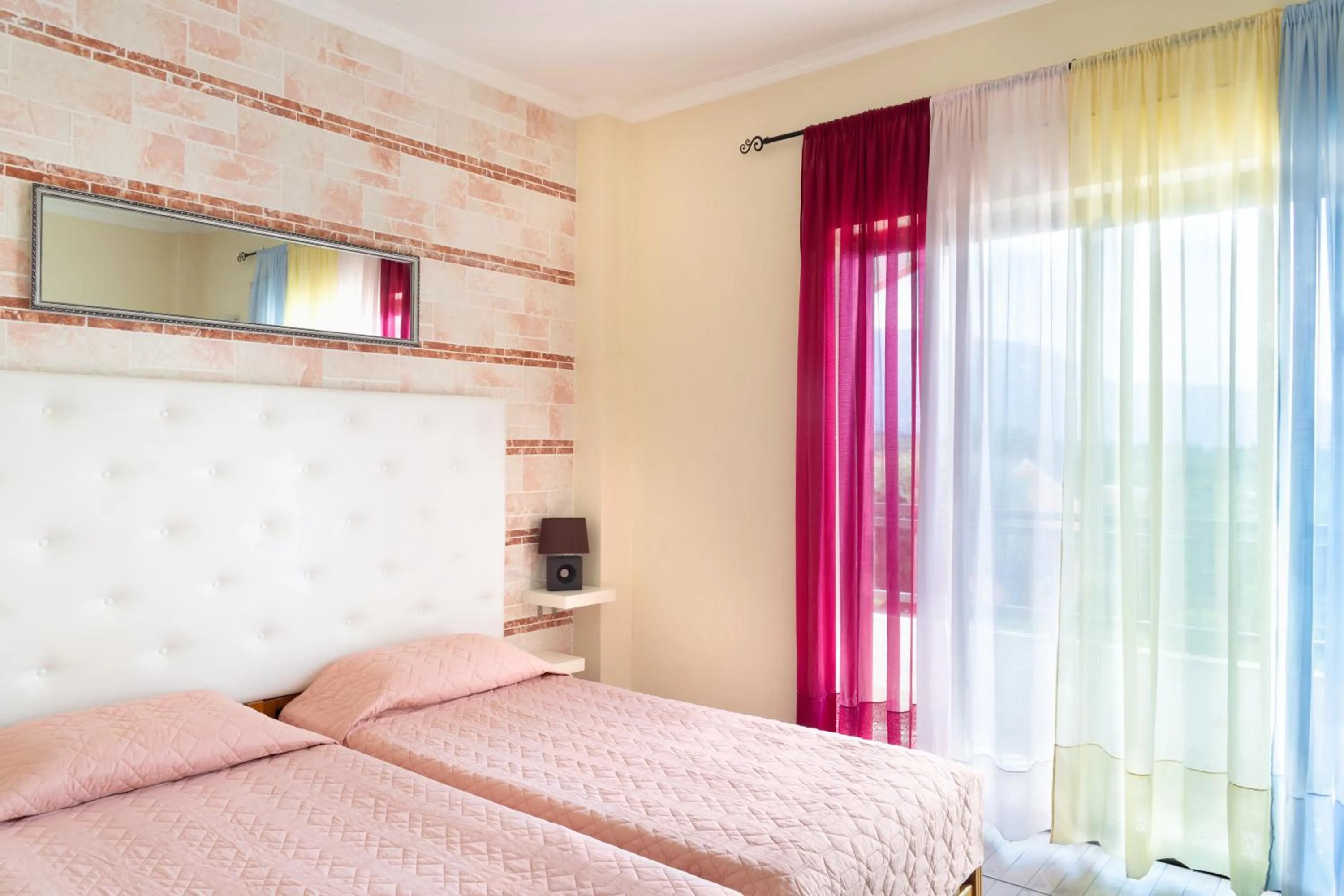 Bedroom, Bed in Victoria Hill Hotel