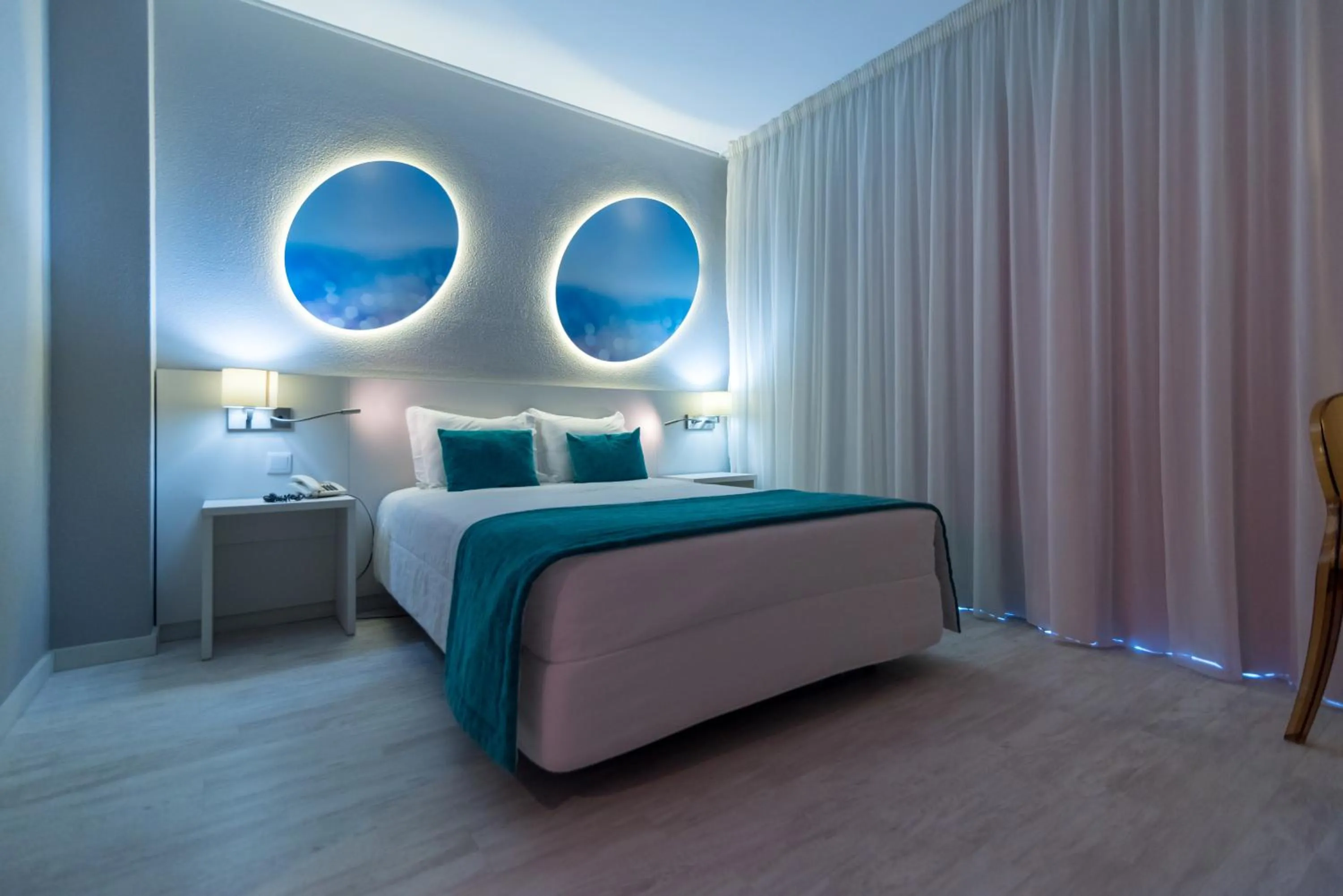 Photo of the whole room, Bed in Hotel Costa de Prata 2 & Spa