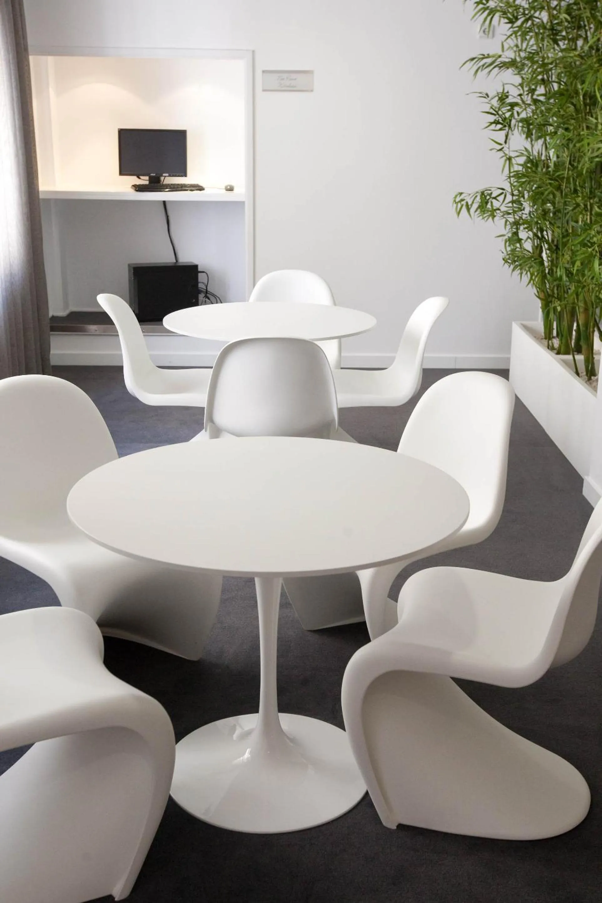 TV and multimedia in Hotel Costa de Prata 2 & Spa