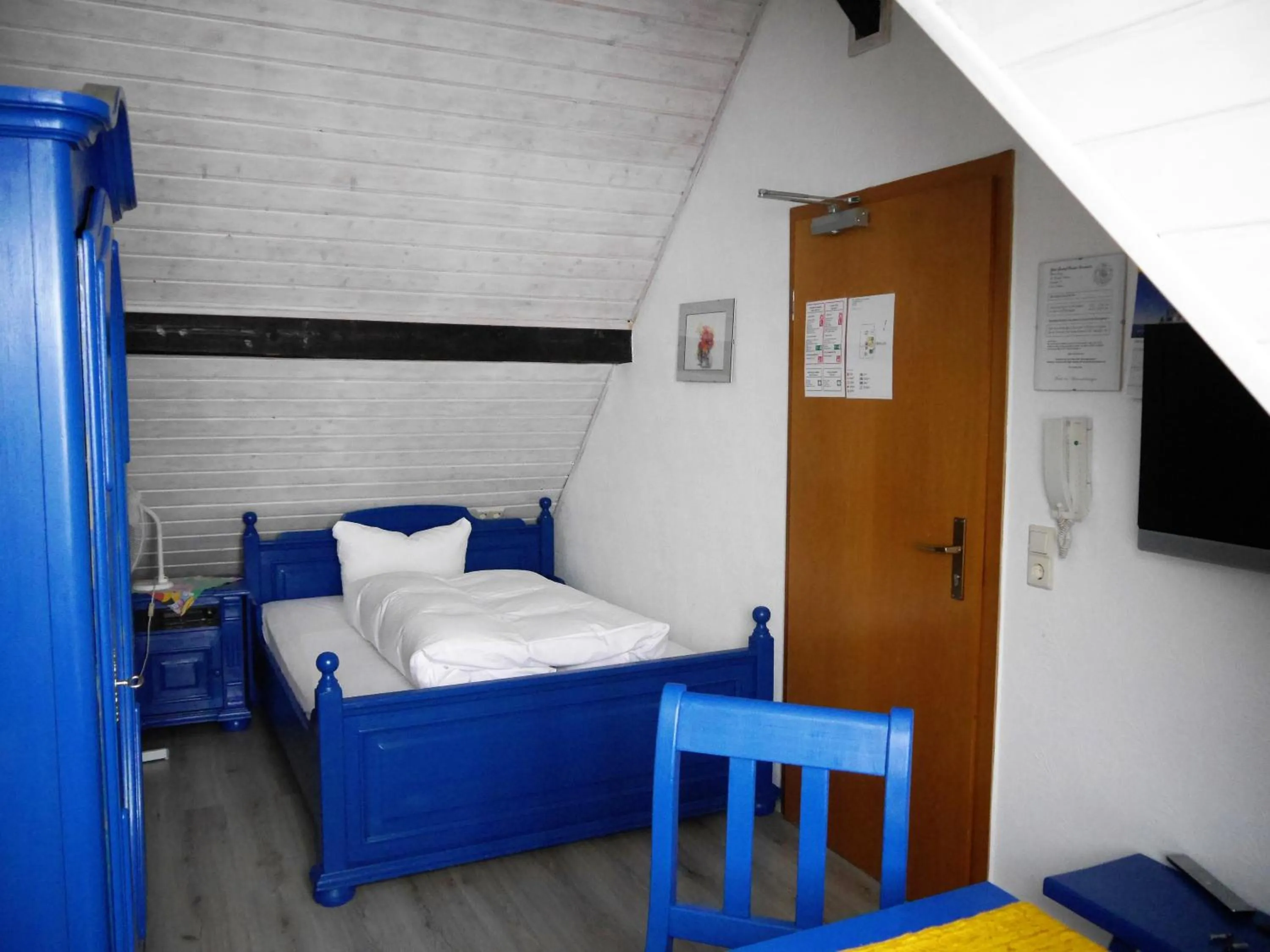 Photo of the whole room, Bed in Hotel-Gasthof-Destille-Eisenbahn