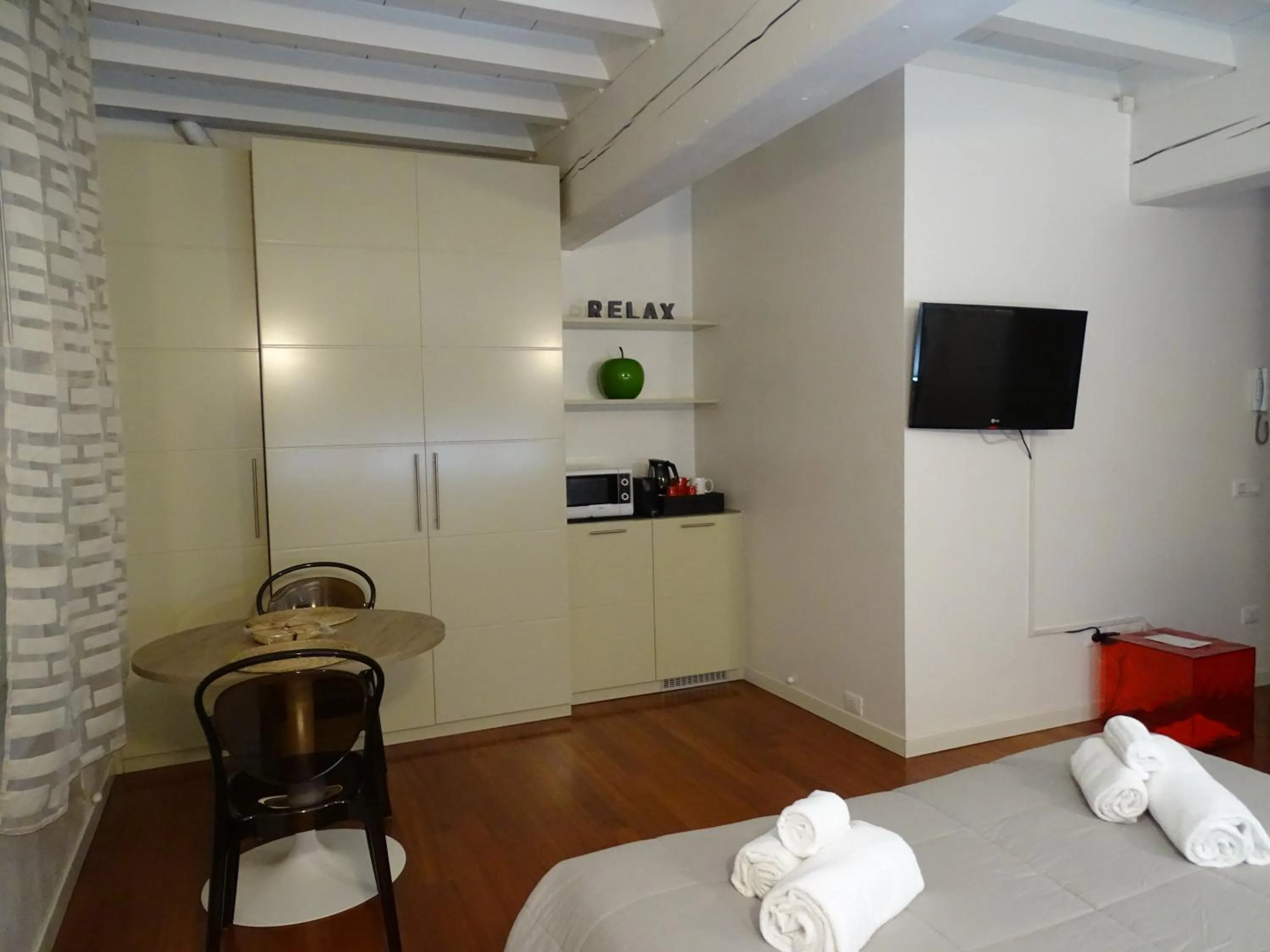 TV and multimedia, Bed in Suite Alcova