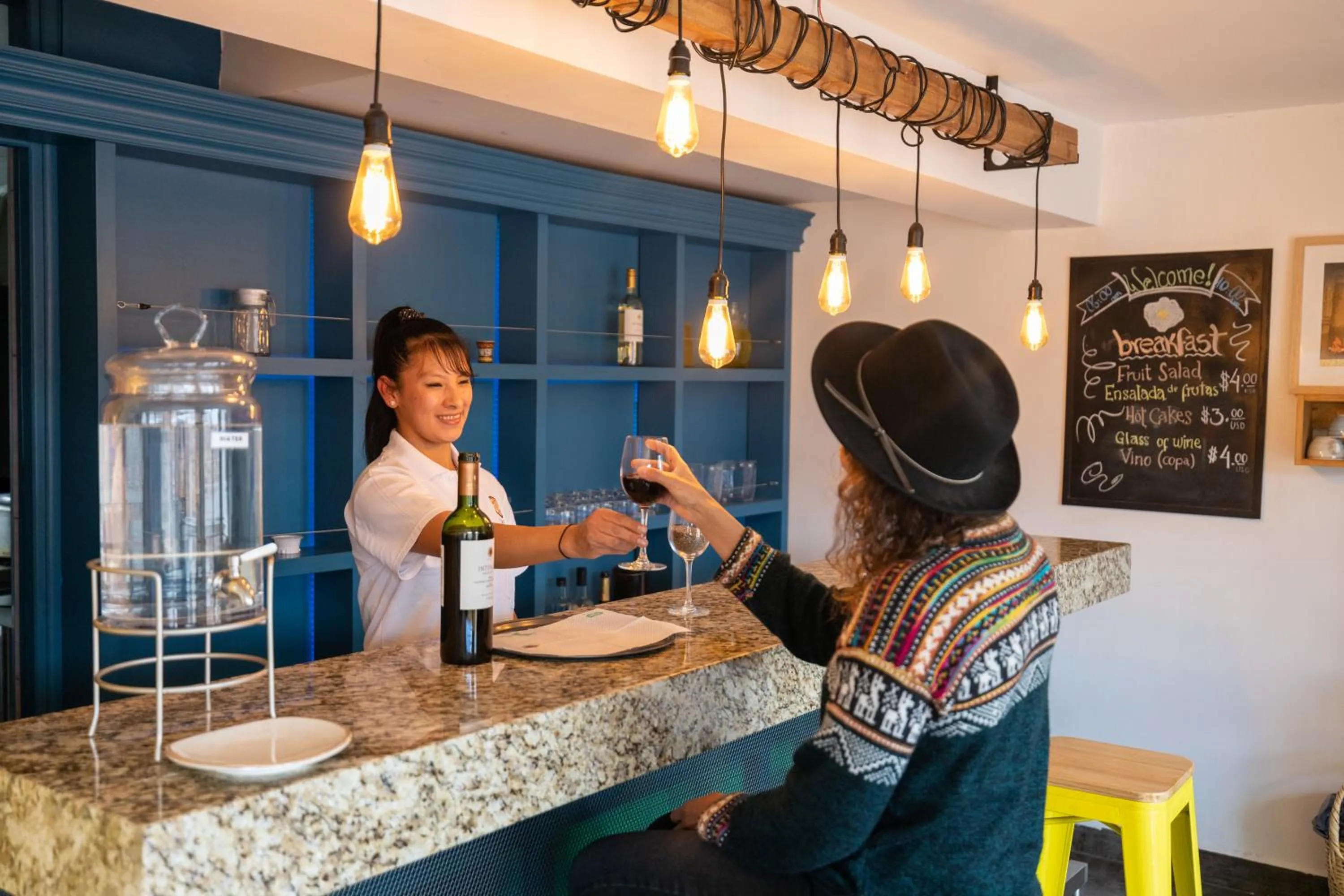 Restaurant/places to eat in Tariq Boutique