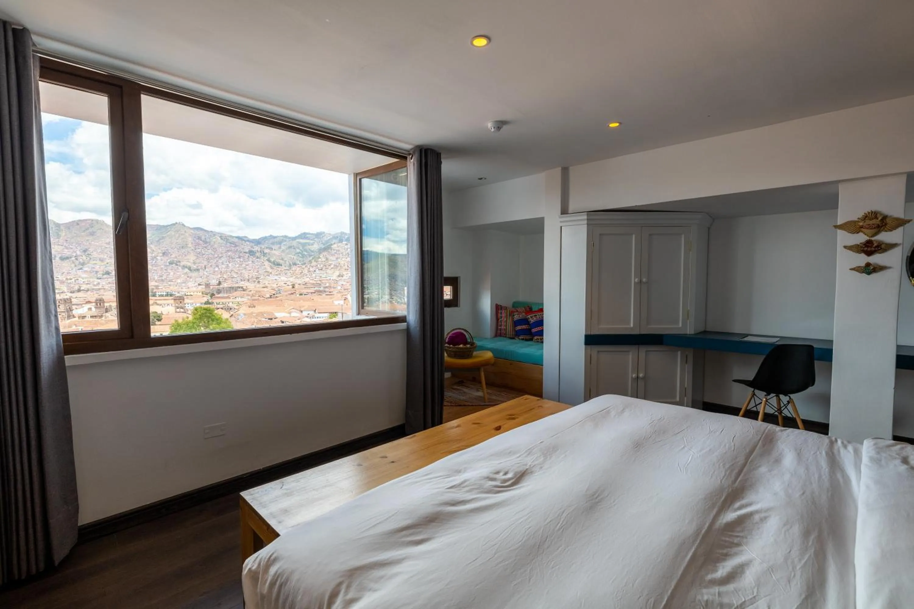 Photo of the whole room, Bed in Tariq Boutique