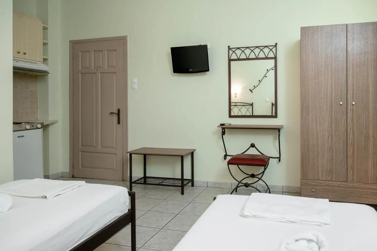 Konstantinos Hotel & Apartments 2
