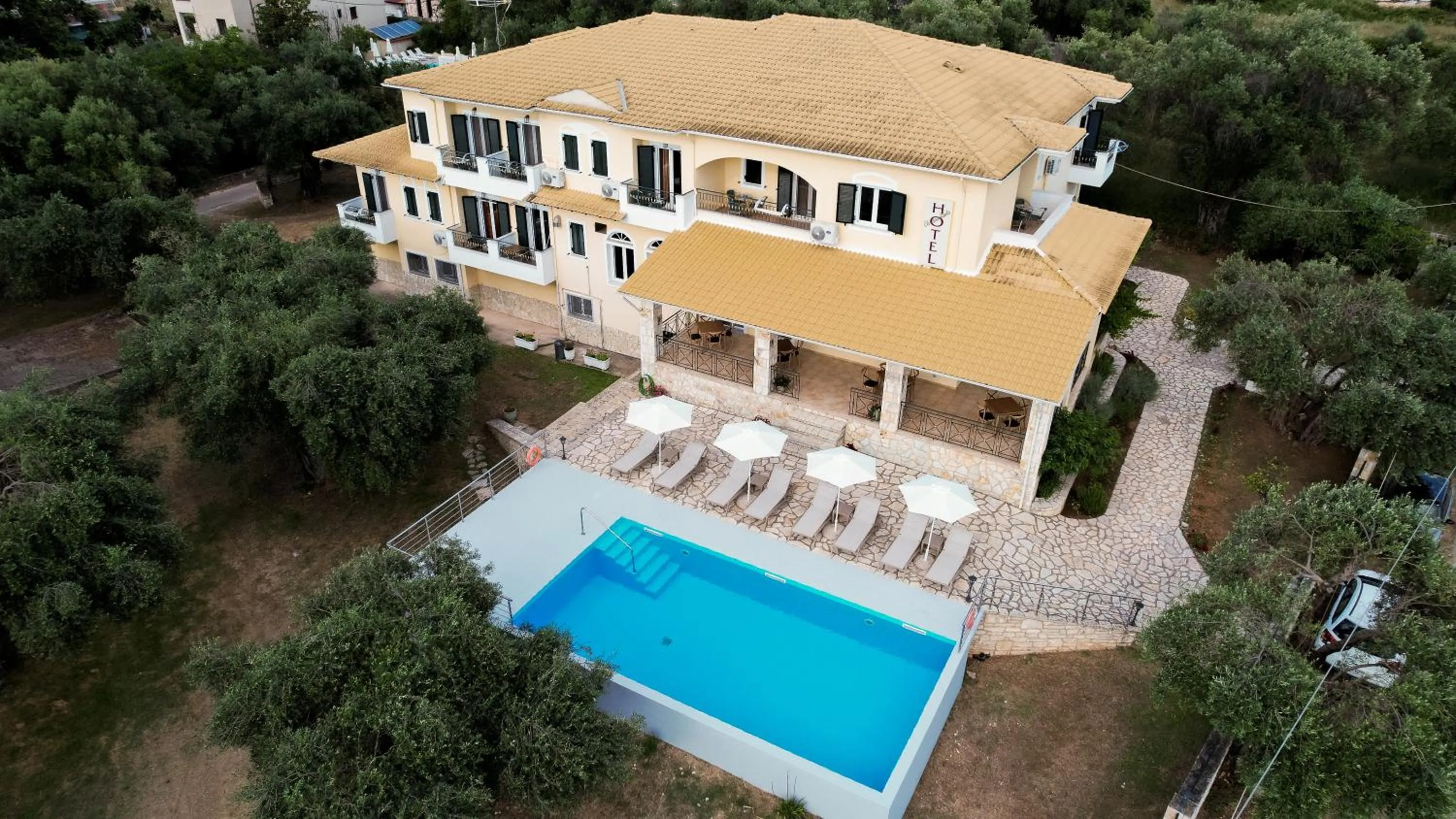 Chrisovalanto Hotel