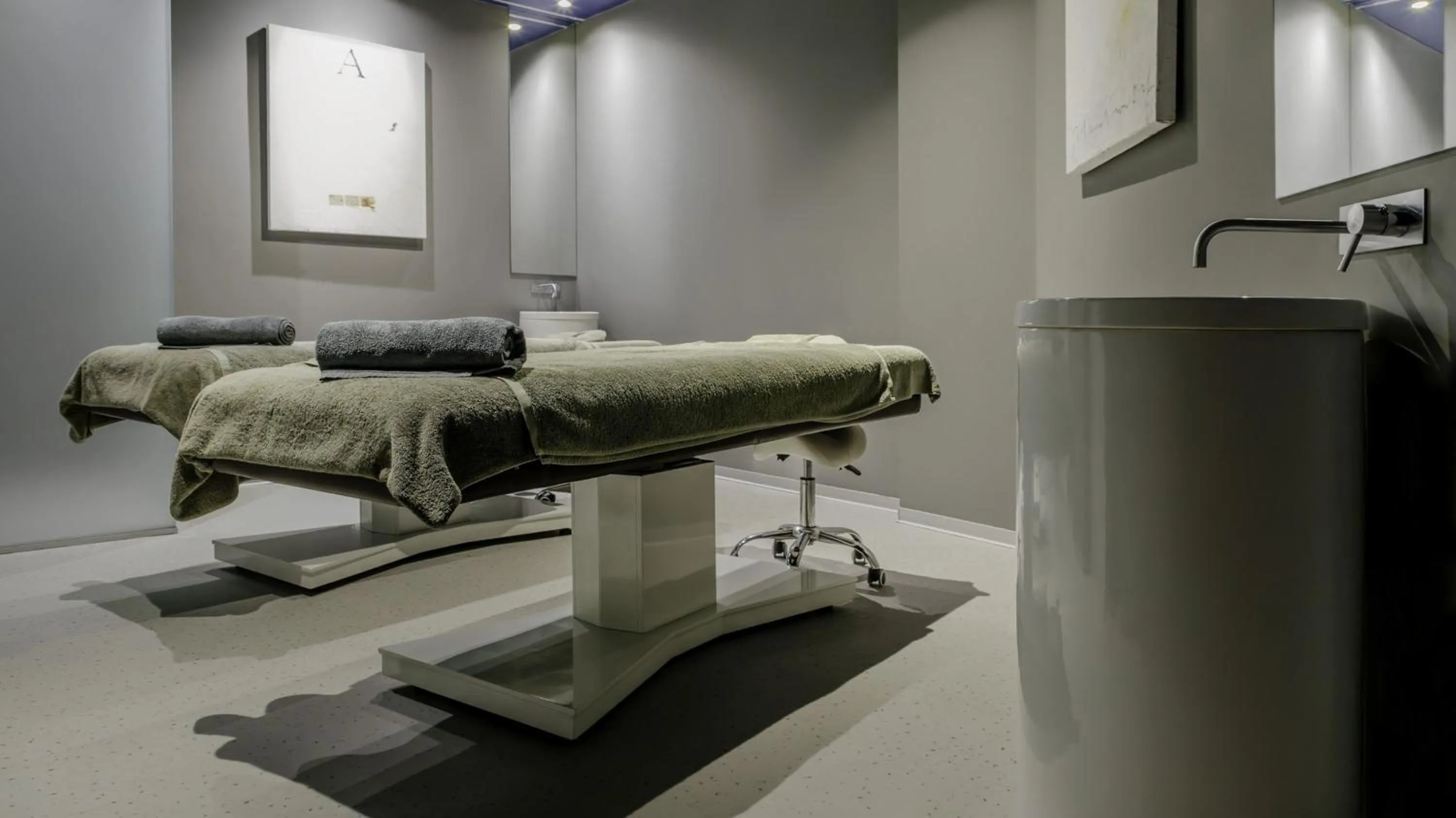 Spa and wellness centre/facilities in Hotel Indigo Albufeira by IHG