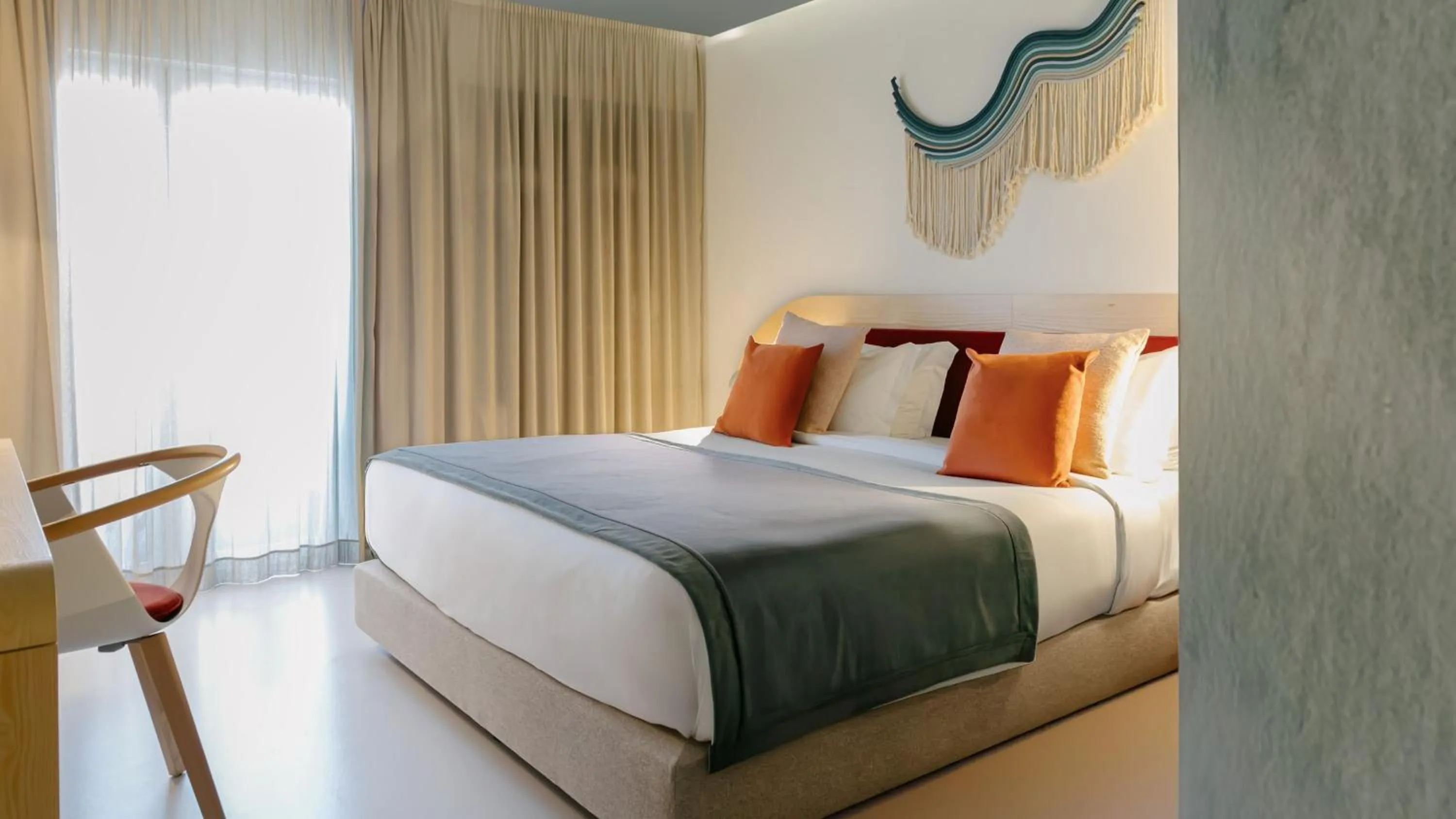 Photo of the whole room, Bed in Hotel Indigo Albufeira by IHG