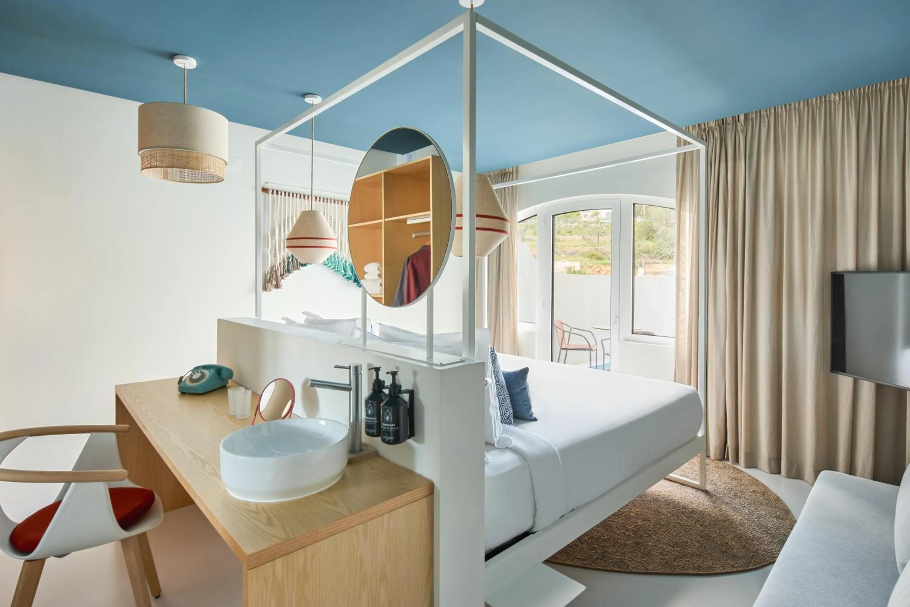 Bedroom, Bed in Hotel Indigo Albufeira by IHG