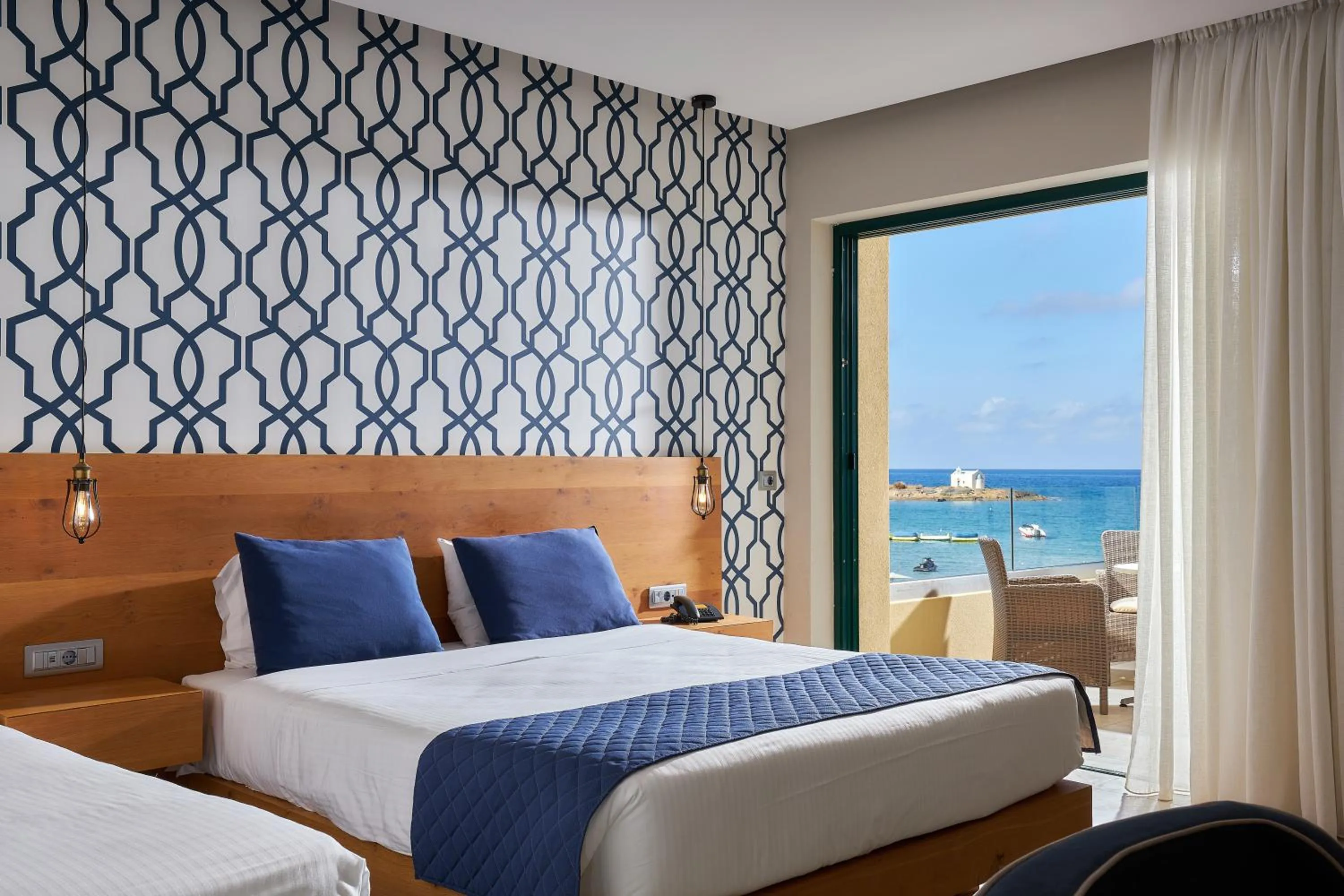 Bed in Sirens Beach & Village